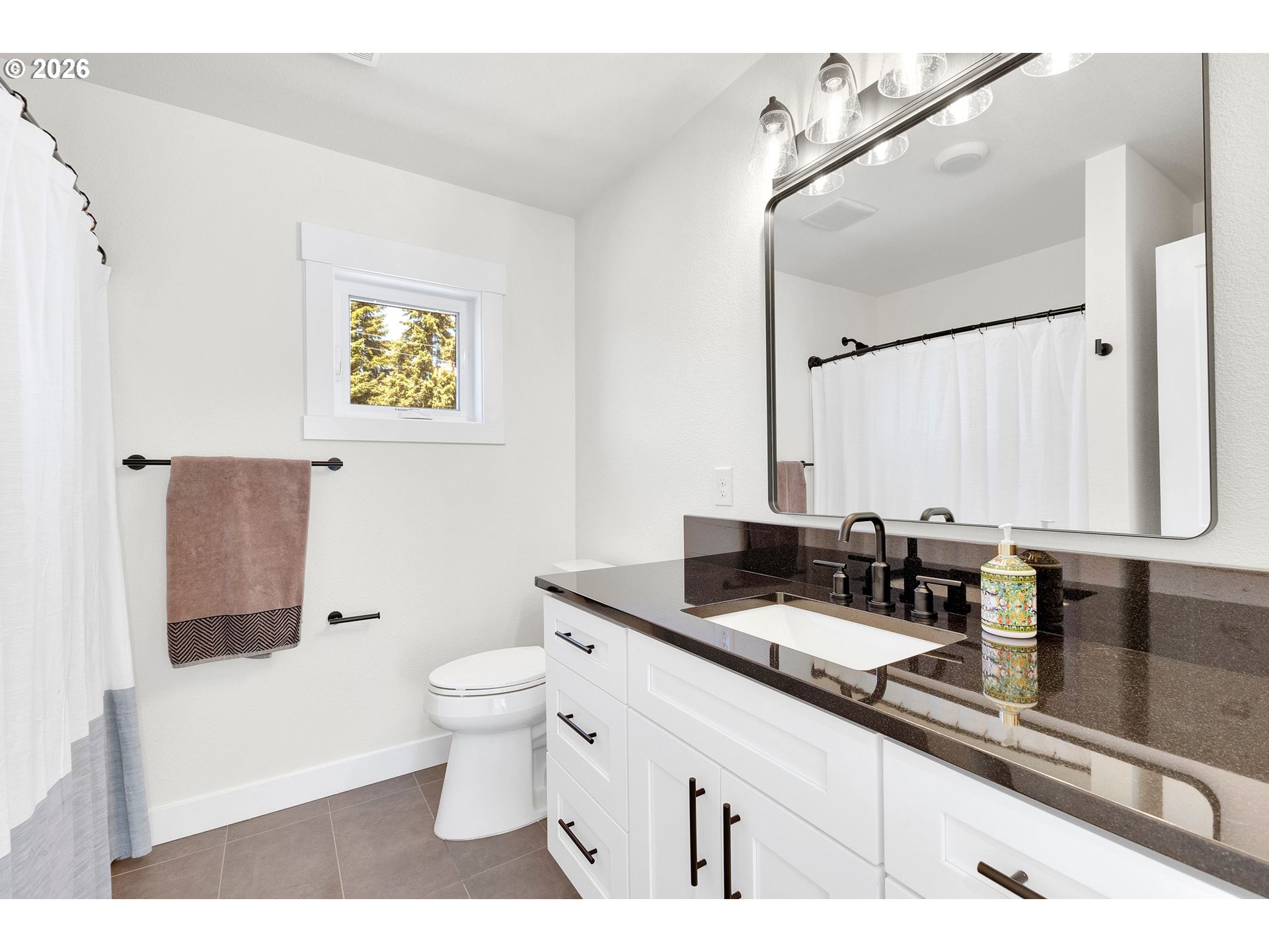 Photo #29: 241299982 Listing: Photo #29