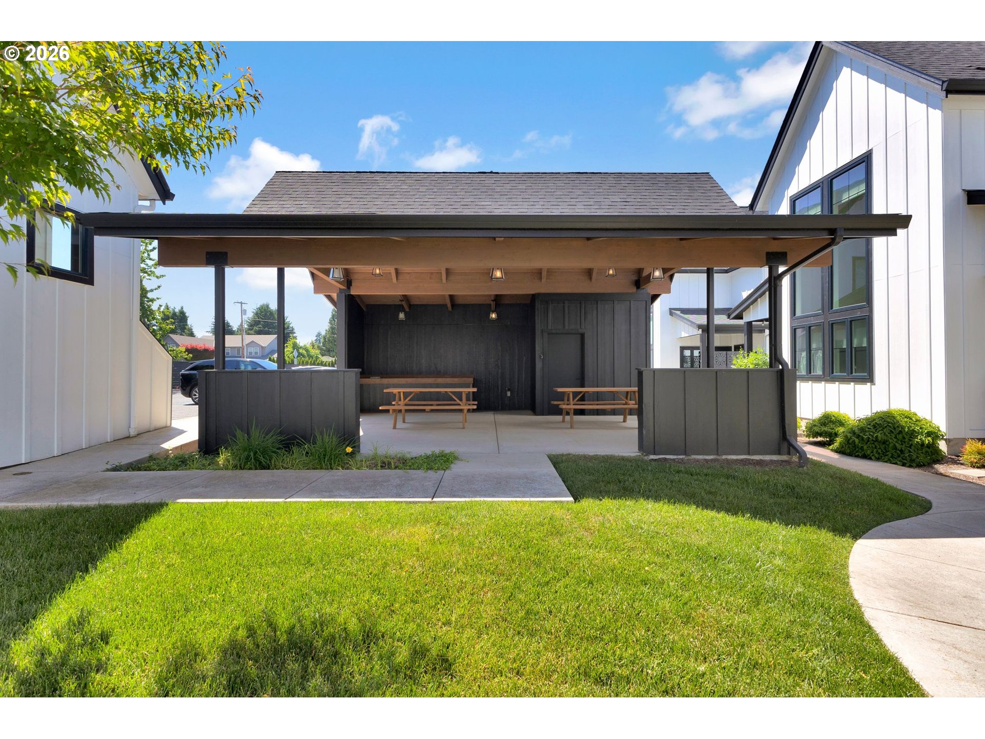 Photo #32: 241299982 Listing: Photo #32