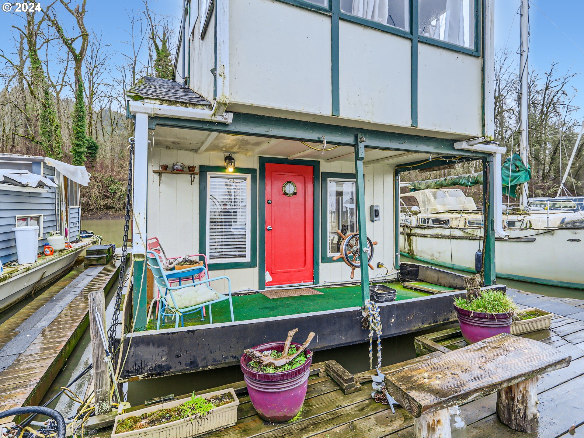 Floating Homes for Sale in Portland Oregon, Houseboats, Moorages, and