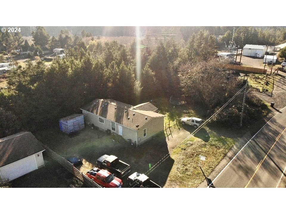 Photo of 301 AIRPORT WAY Lakeside OR 97449