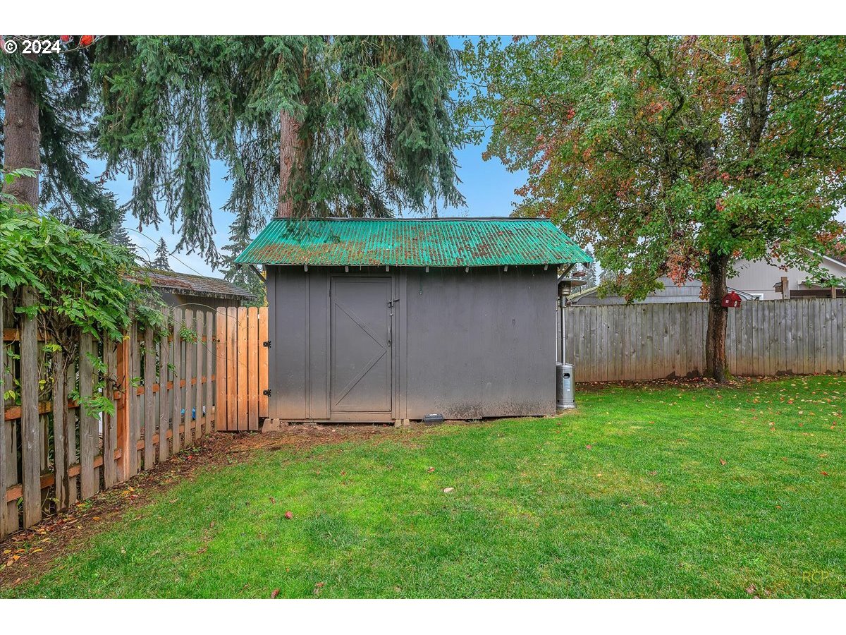 411 NW 53rd St, Vancouver, WA 98663