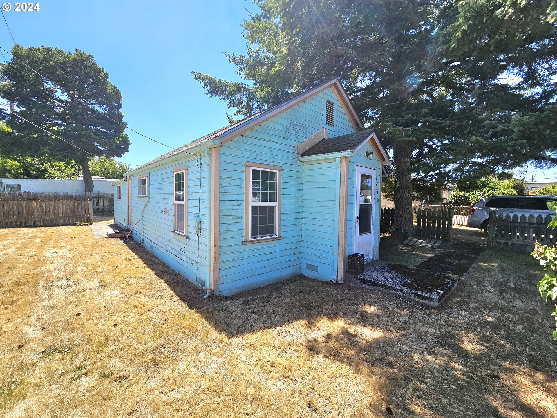 Photo of 1590 10TH ST Florence OR 97439