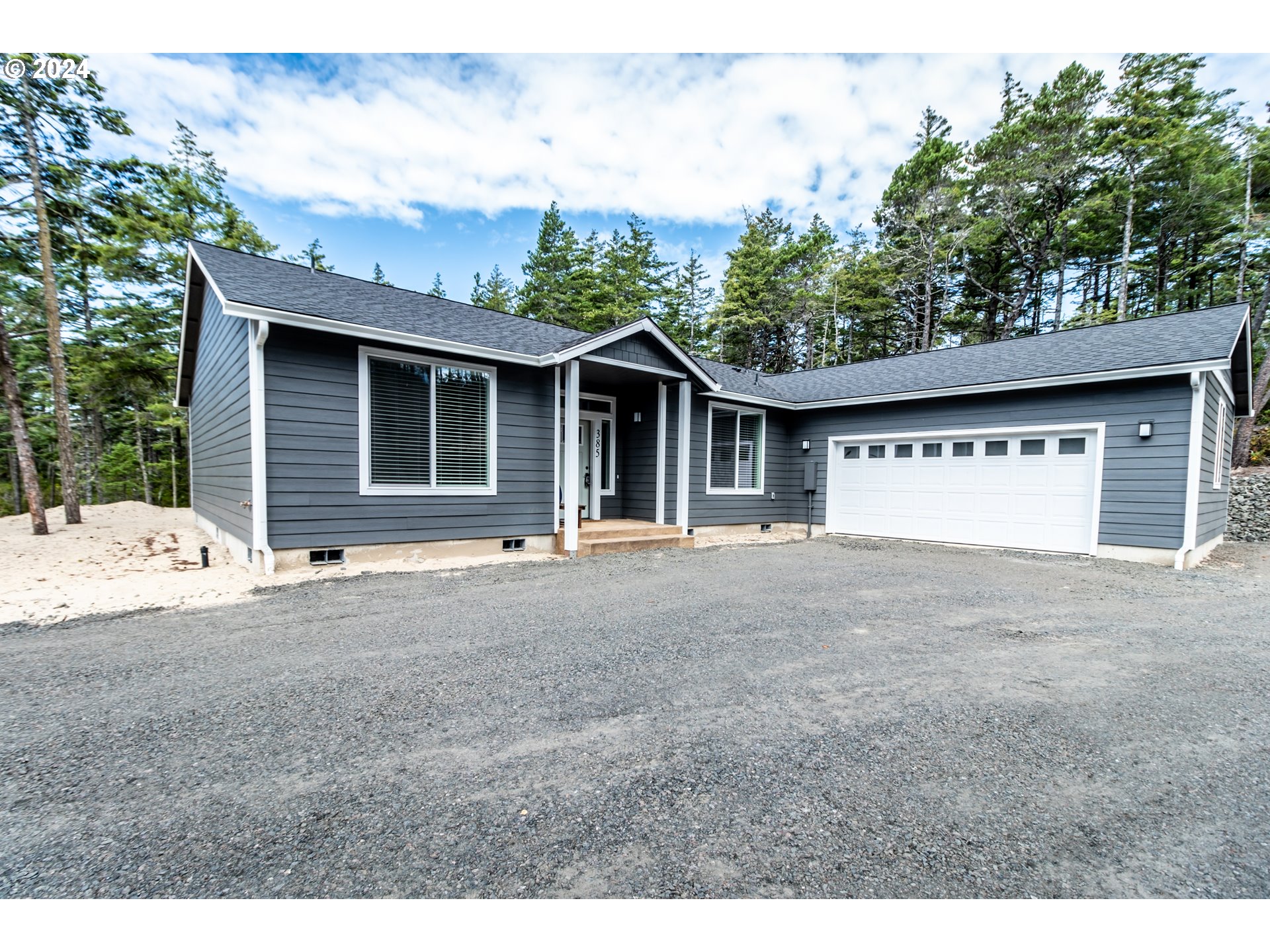 Photo of 385 PACIFIC DUNES DR North Bend OR 97459