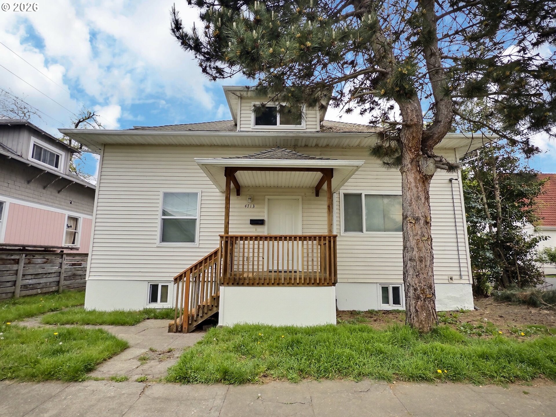 4713 N COMMERCIAL AVE, Portland, OR, 97217