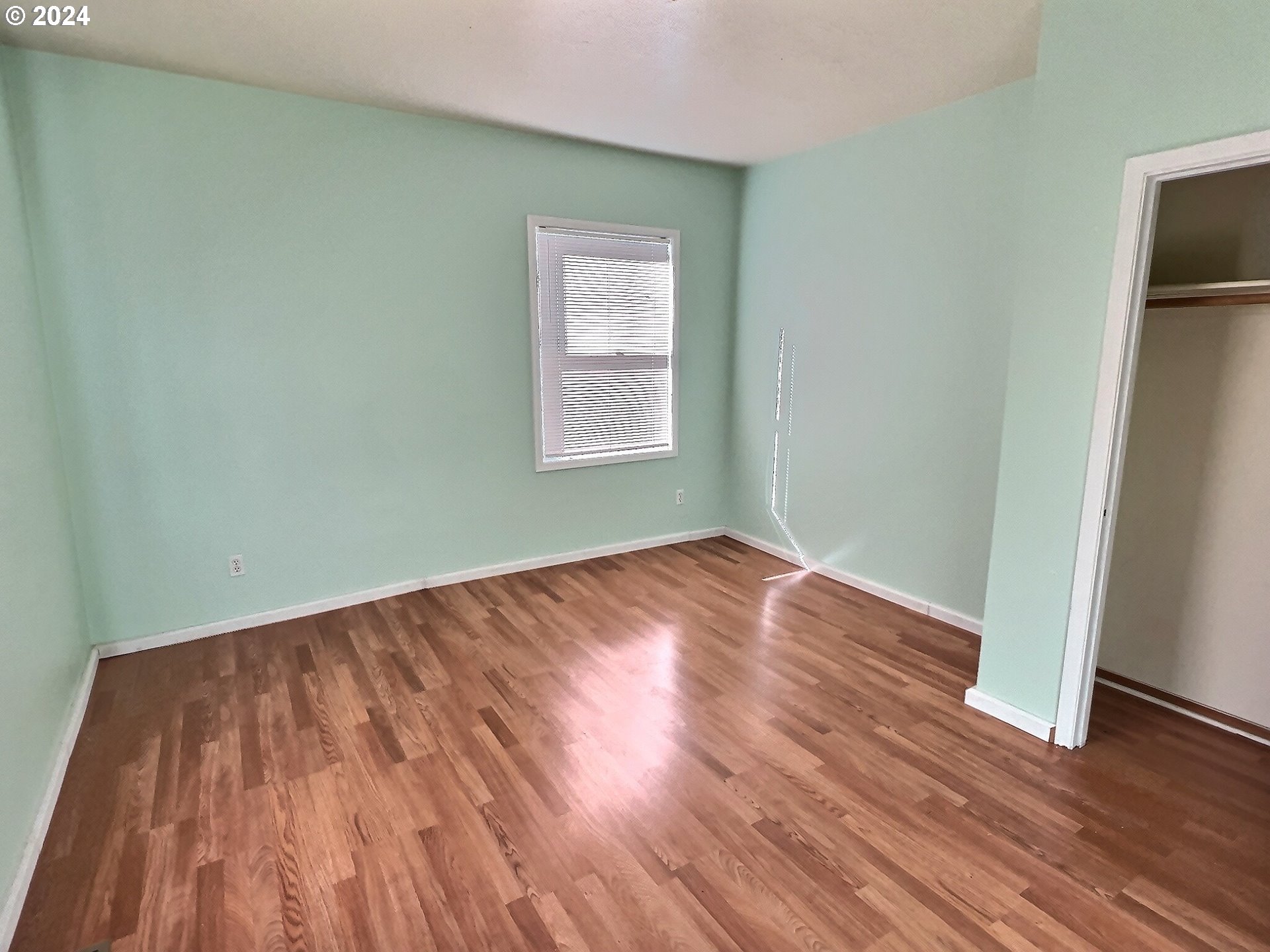 4713 N COMMERCIAL AVE, Portland, OR, 97217