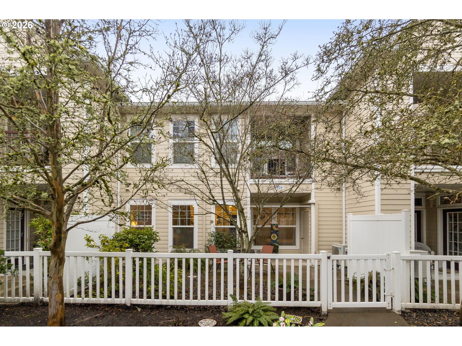 Photo #11: 241494212 Listing: Photo #11