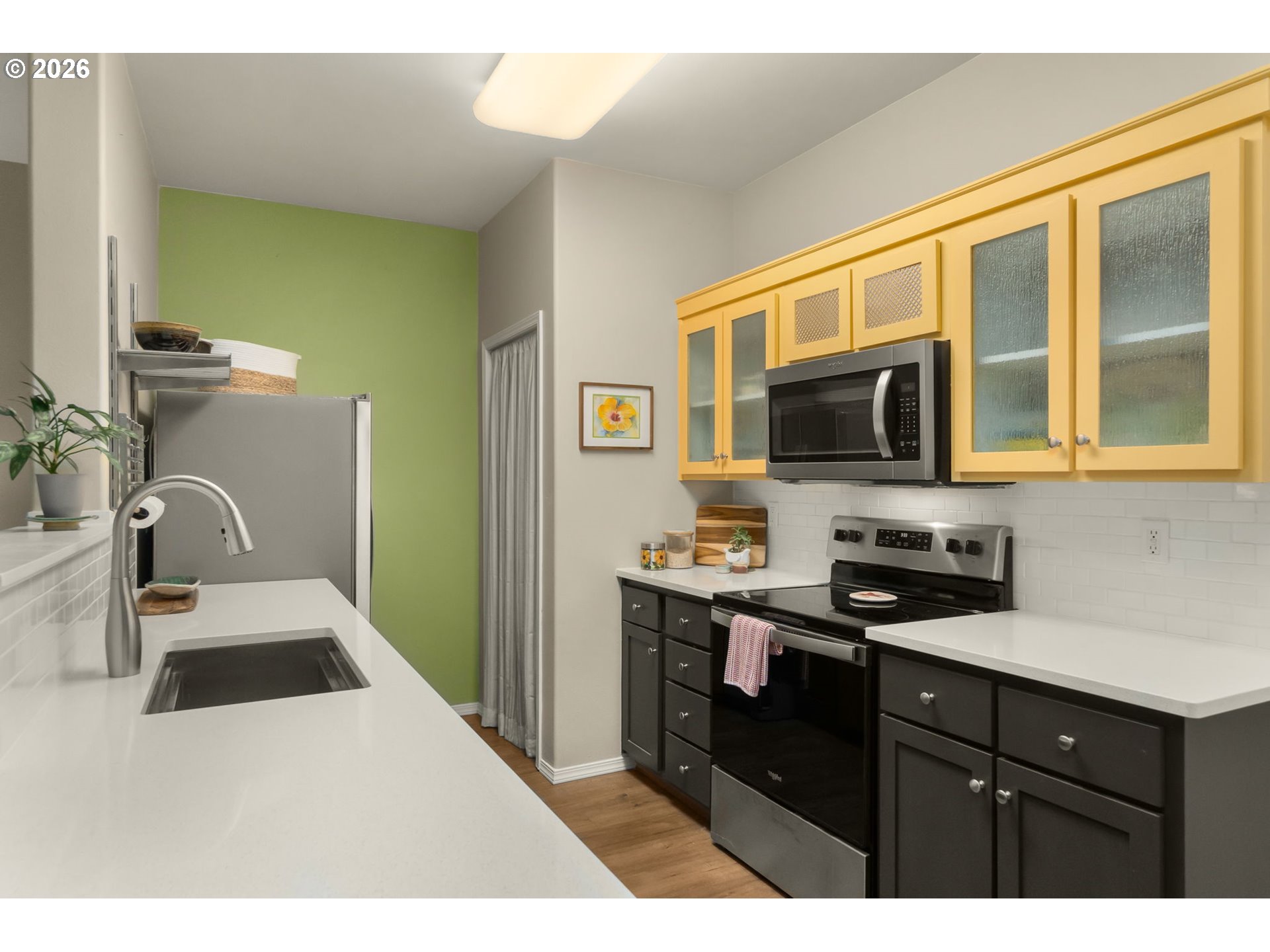 Photo #4: 241494212 Listing: Photo #4