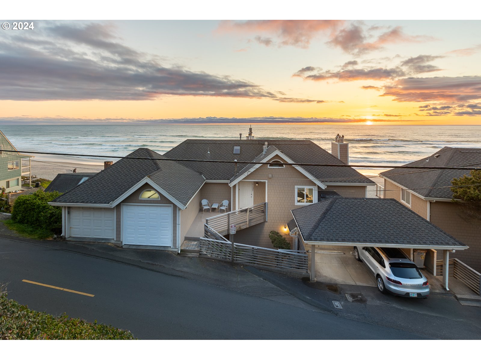 Photo of 1127 COAST AVE Lincoln City OR 97367