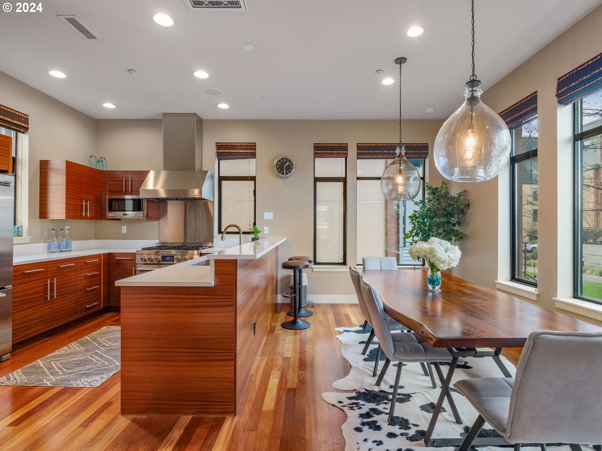 Photo #5: 24153026 Listing 