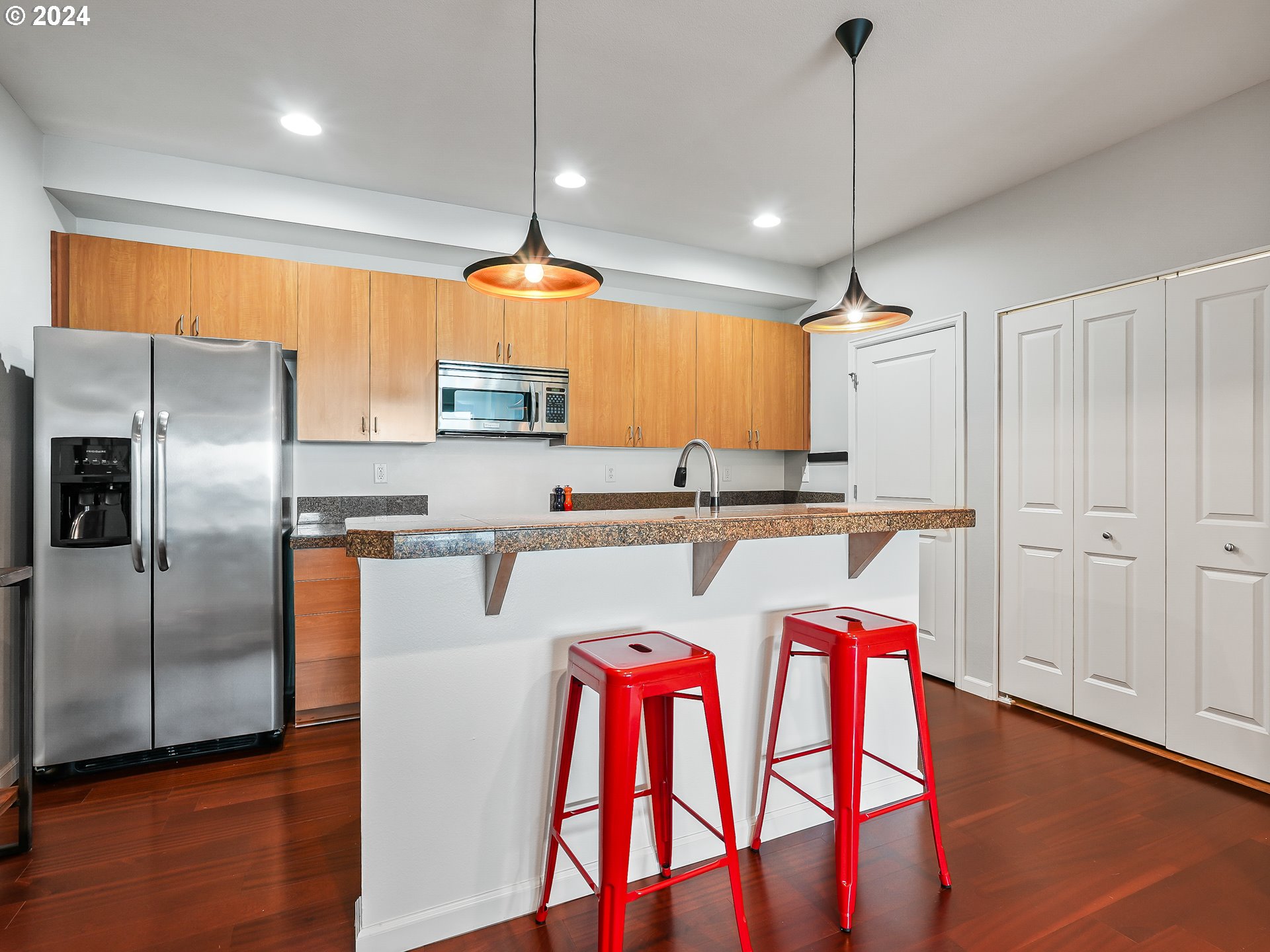 Photo #5: 24154204 Listing 