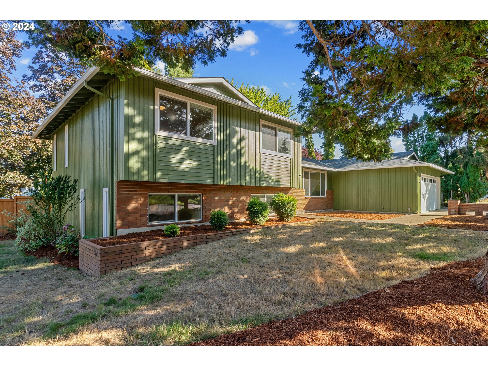 Photo of 11720 HAZELWOOD LOOP Portland OR 97223