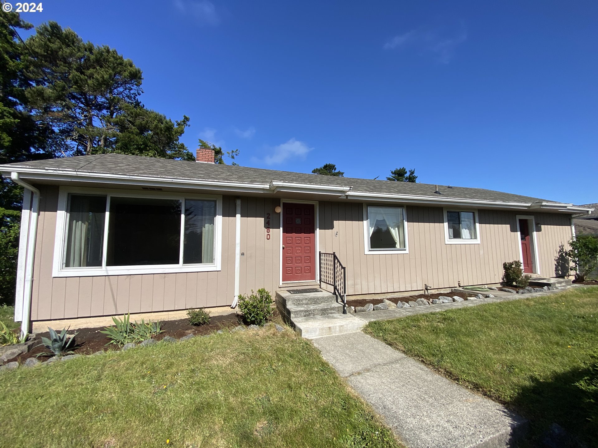 Photo of 2480 OAK ST North Bend OR 97459