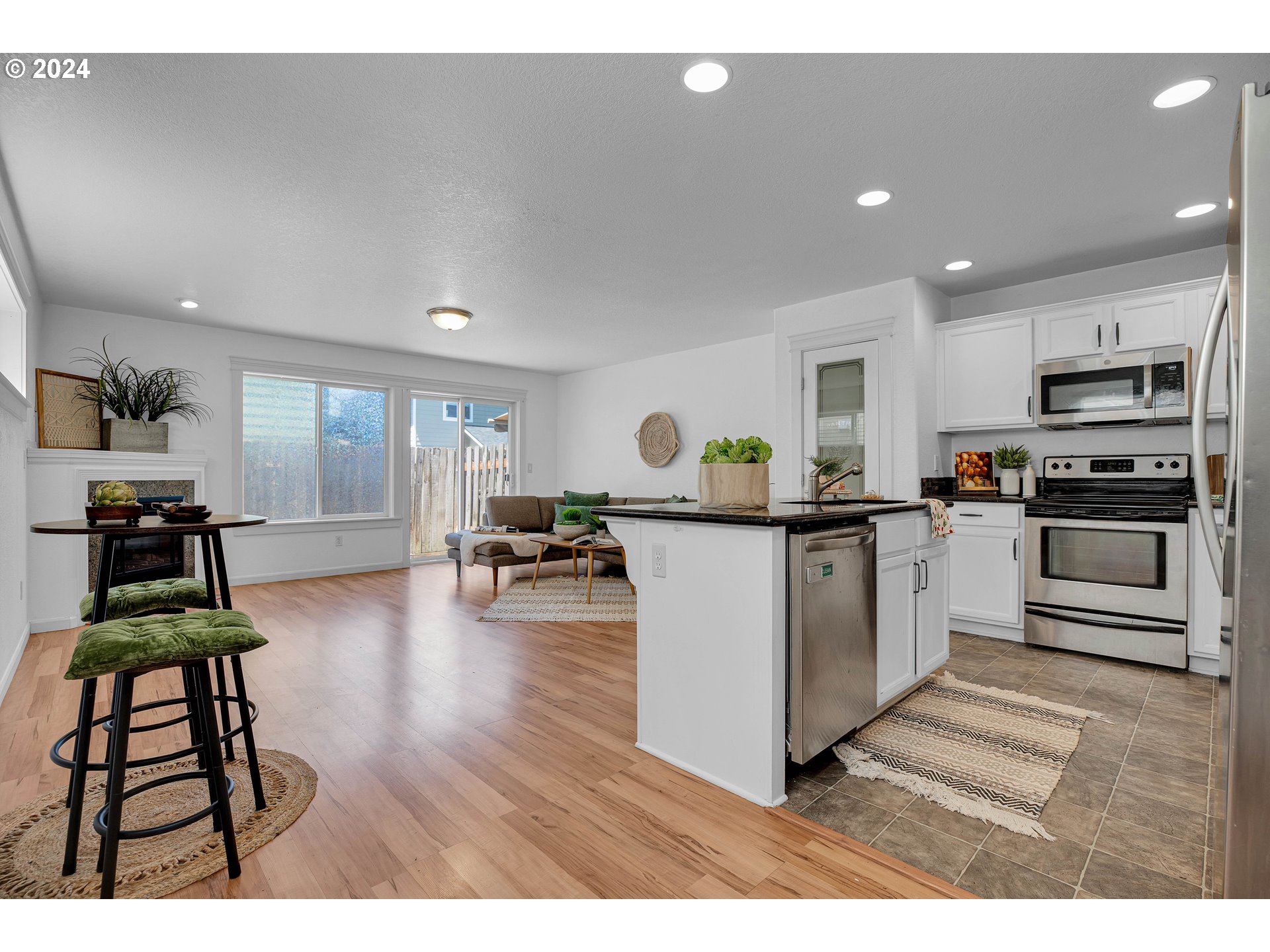 Photo #6: 24158968 Listing 