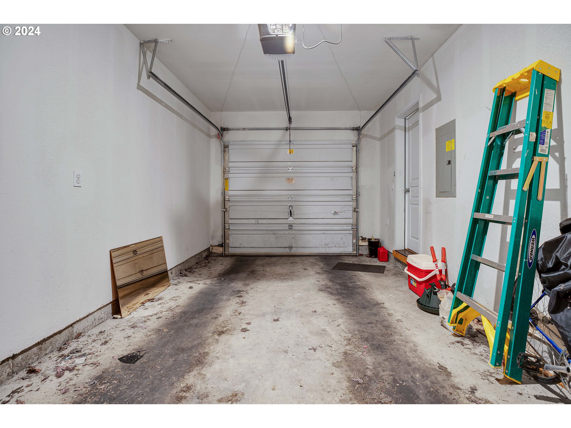 Photo #2: 24158968 Listing 