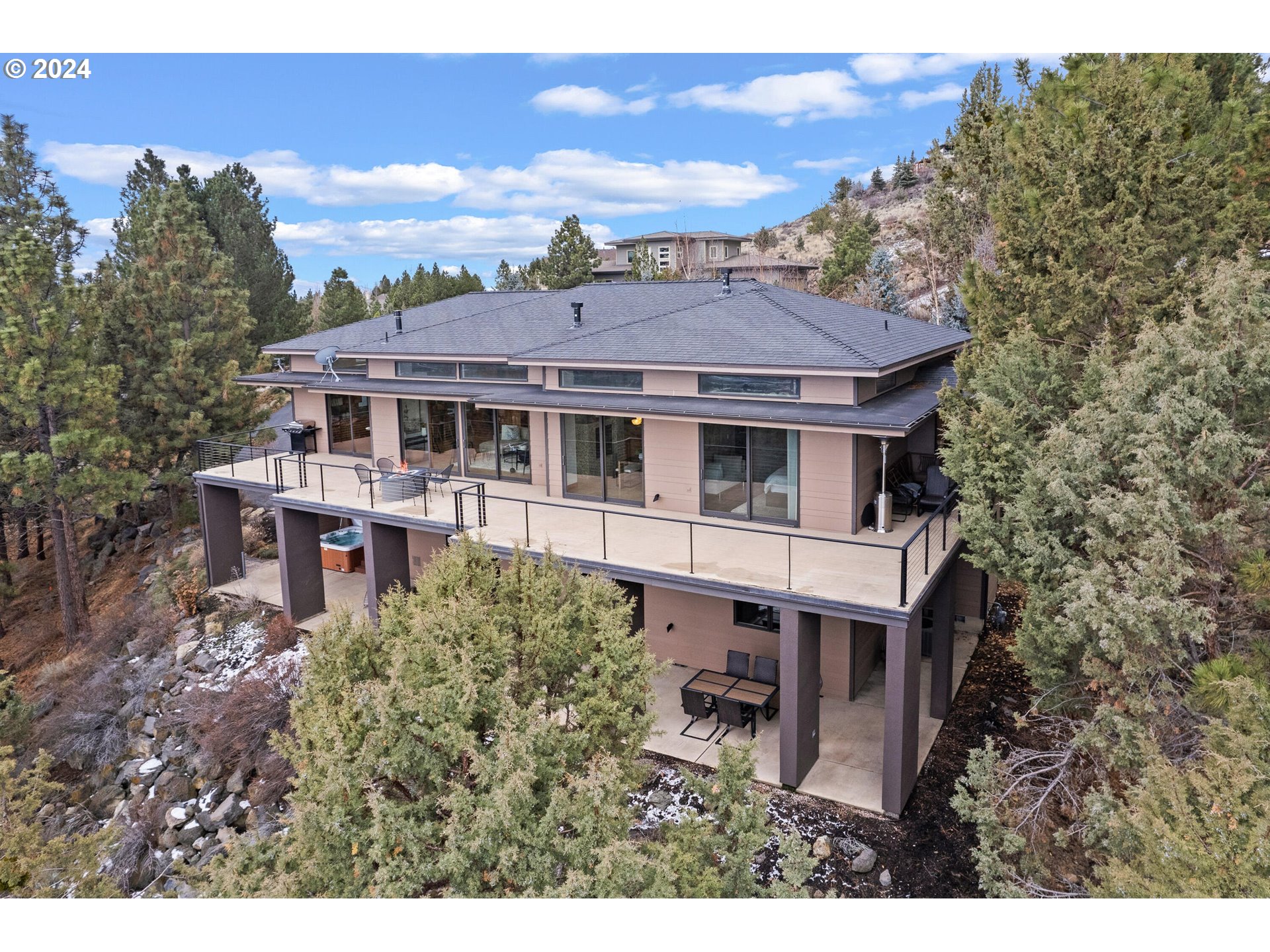 2474 NW WYETH PL, Bend, OR 