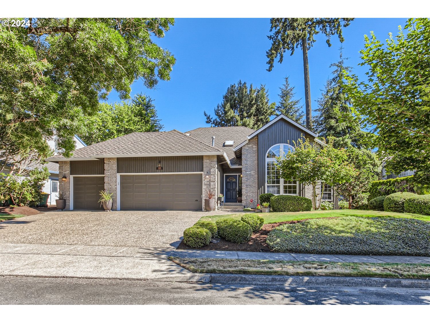 Photo of 15315 HERON CT Beaverton OR 97007