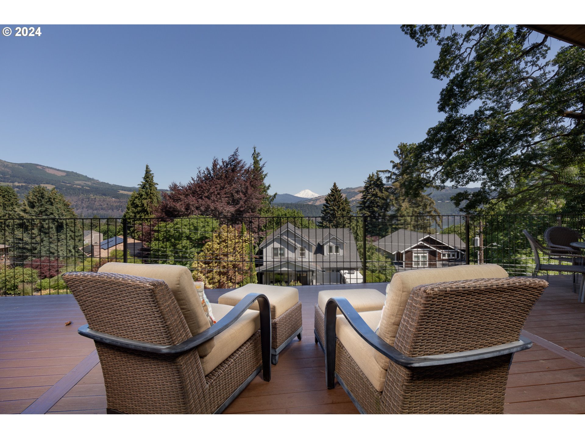 Photo of 413 ADAMS CREEK PL Hood River OR 97031