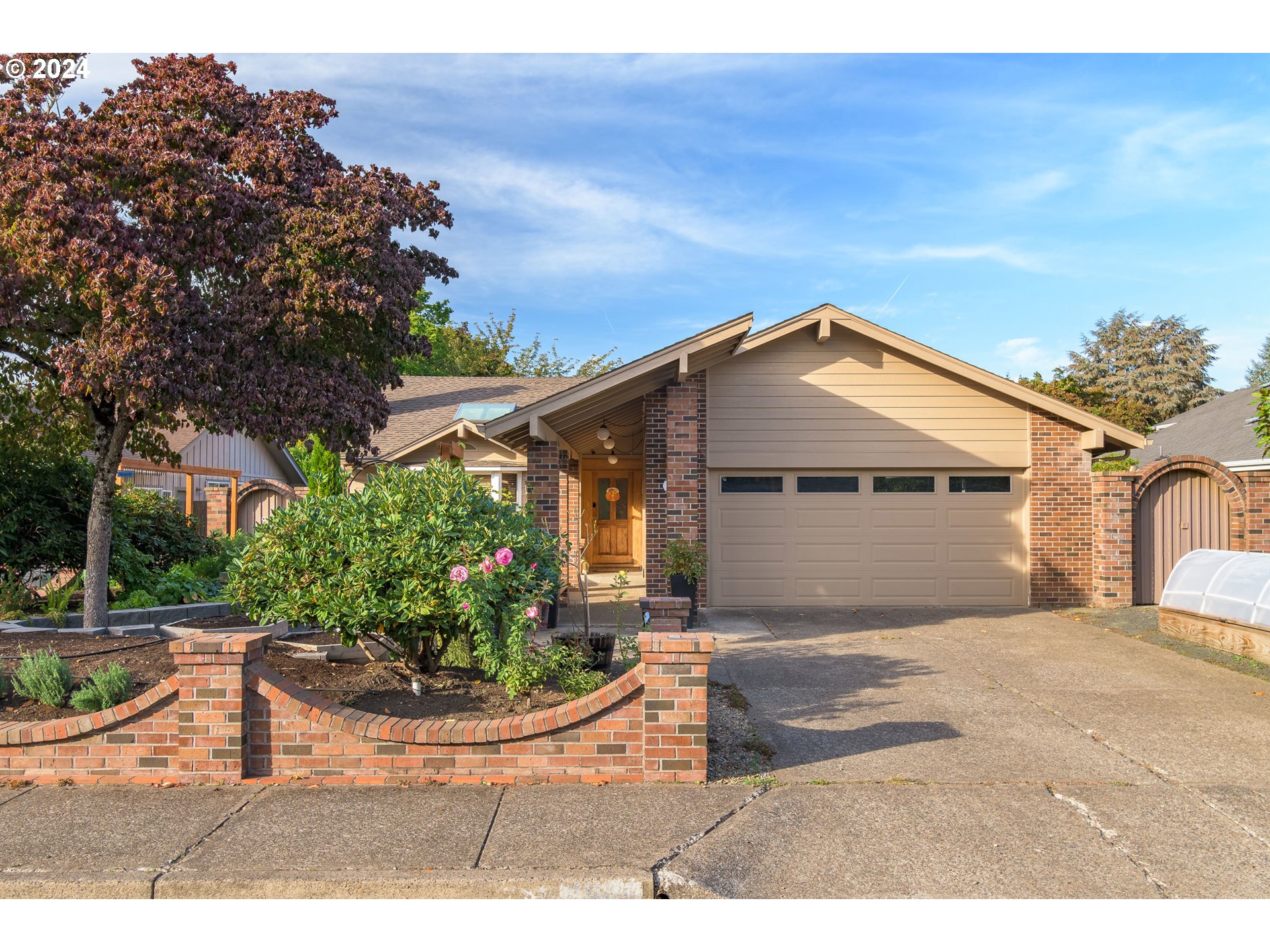 Photo of 2534 ERIN WAY Eugene OR 97408