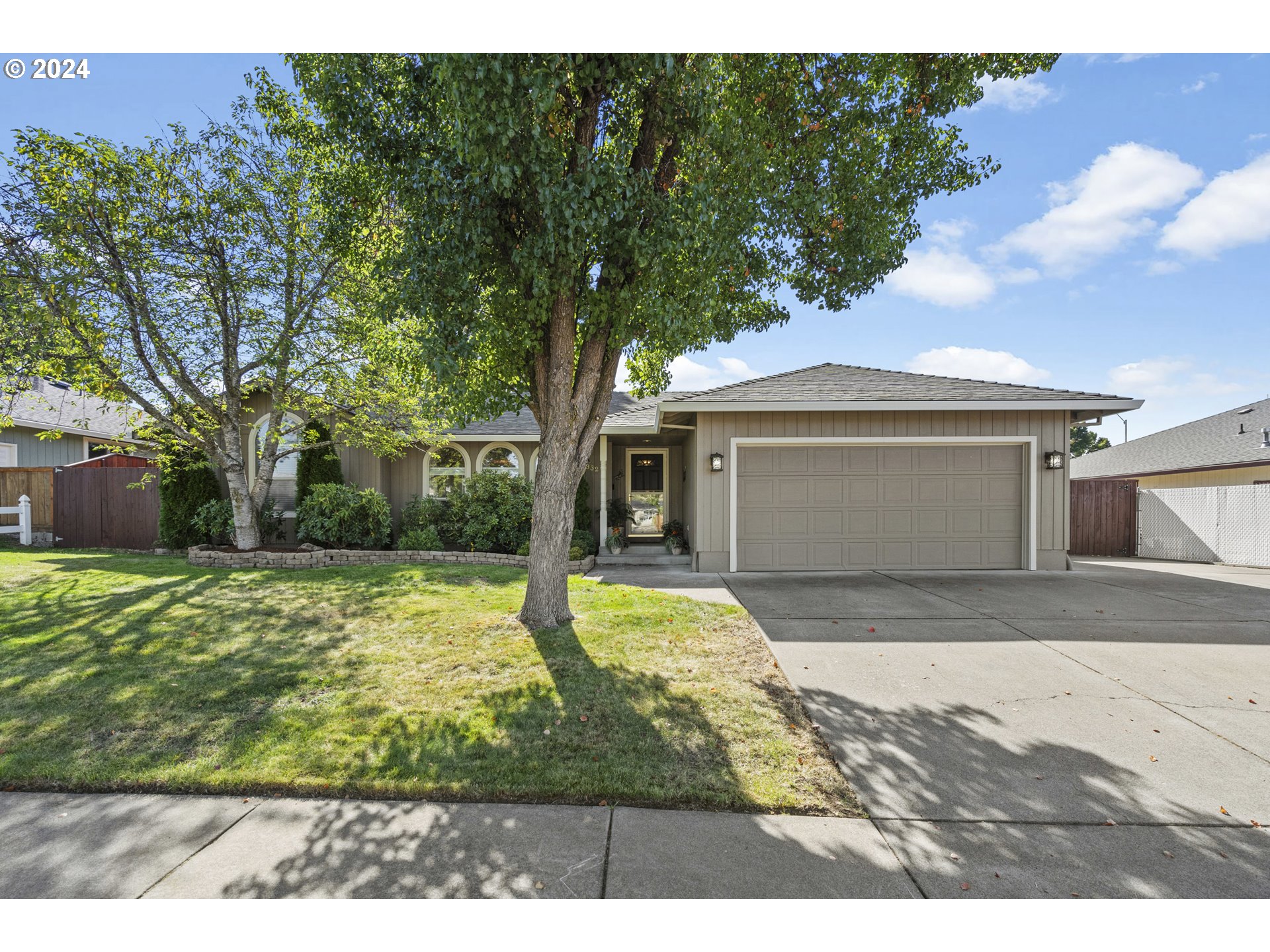 Photo of 3332 SHARMAN WAY Medford OR 97504