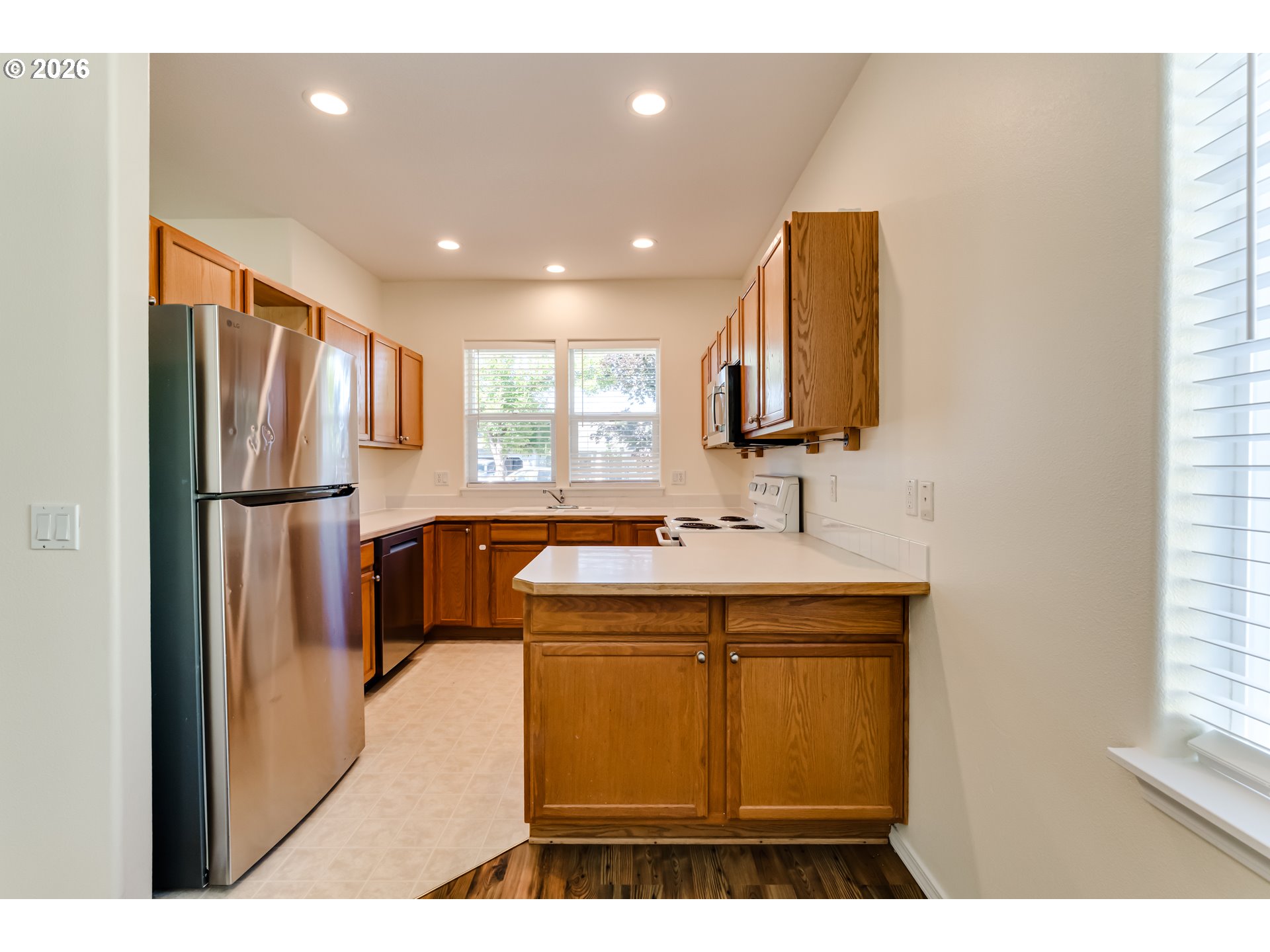 Property photo 11 of 44