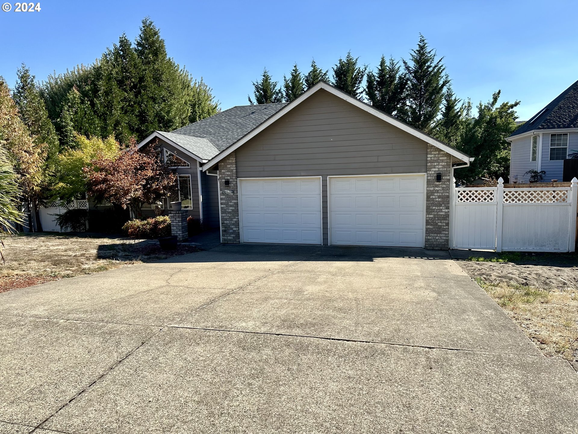 Photo of 2375 WITHERSPOON AVE Roseburg OR 97471