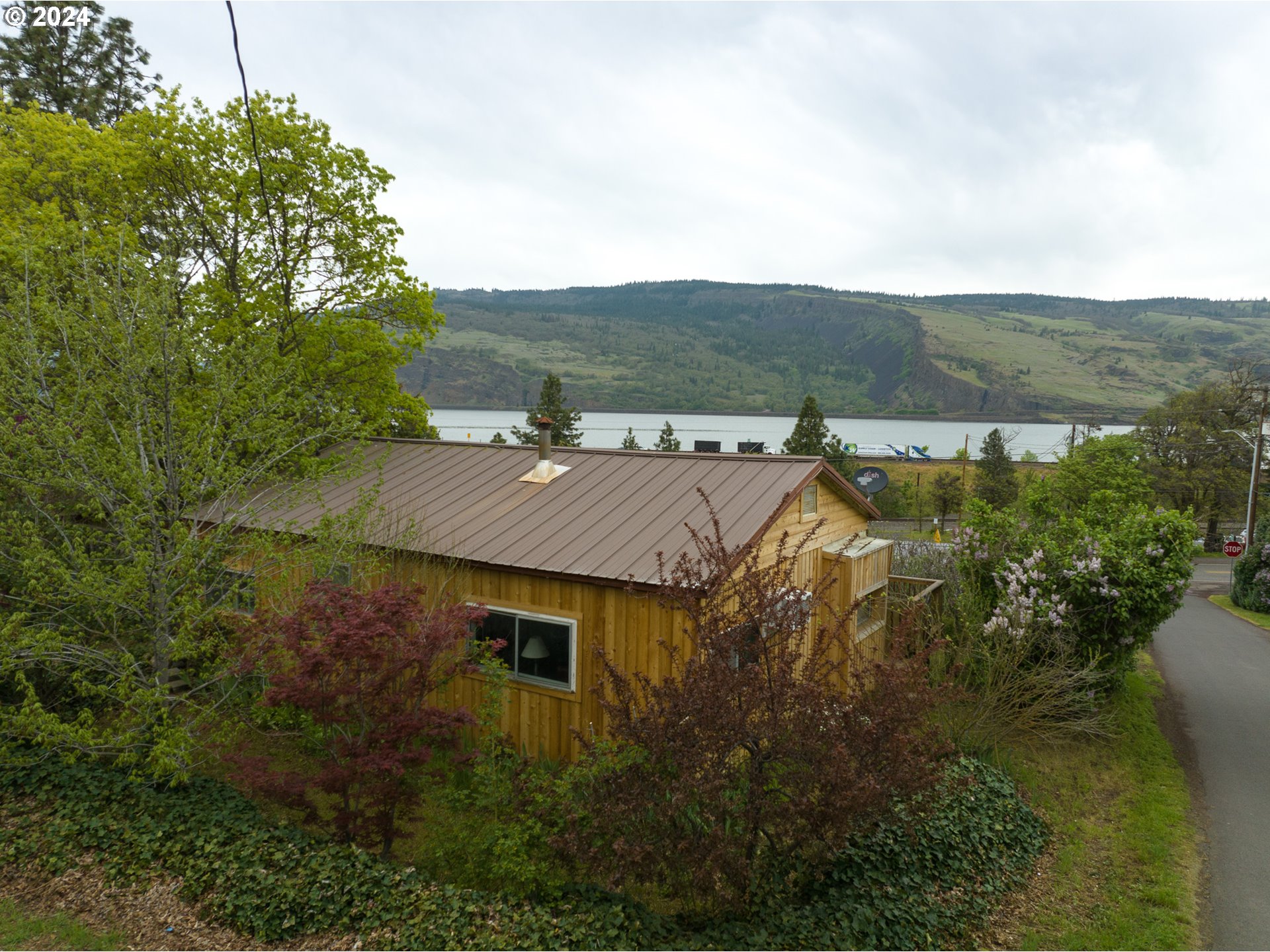 Photo of 102 IDAHO ST Mosier OR 97040