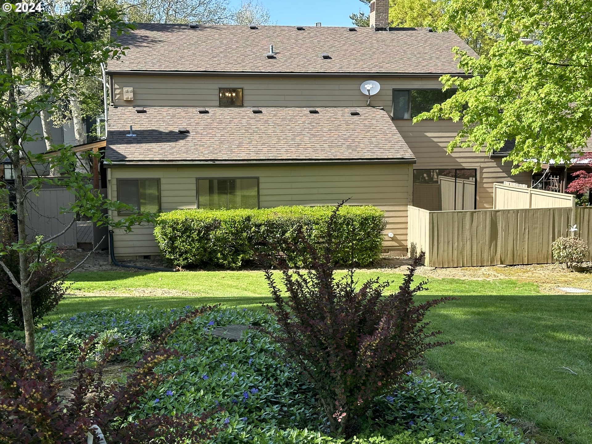 More Details about MLS # 24173842 : 4120 NE 125TH PL NE