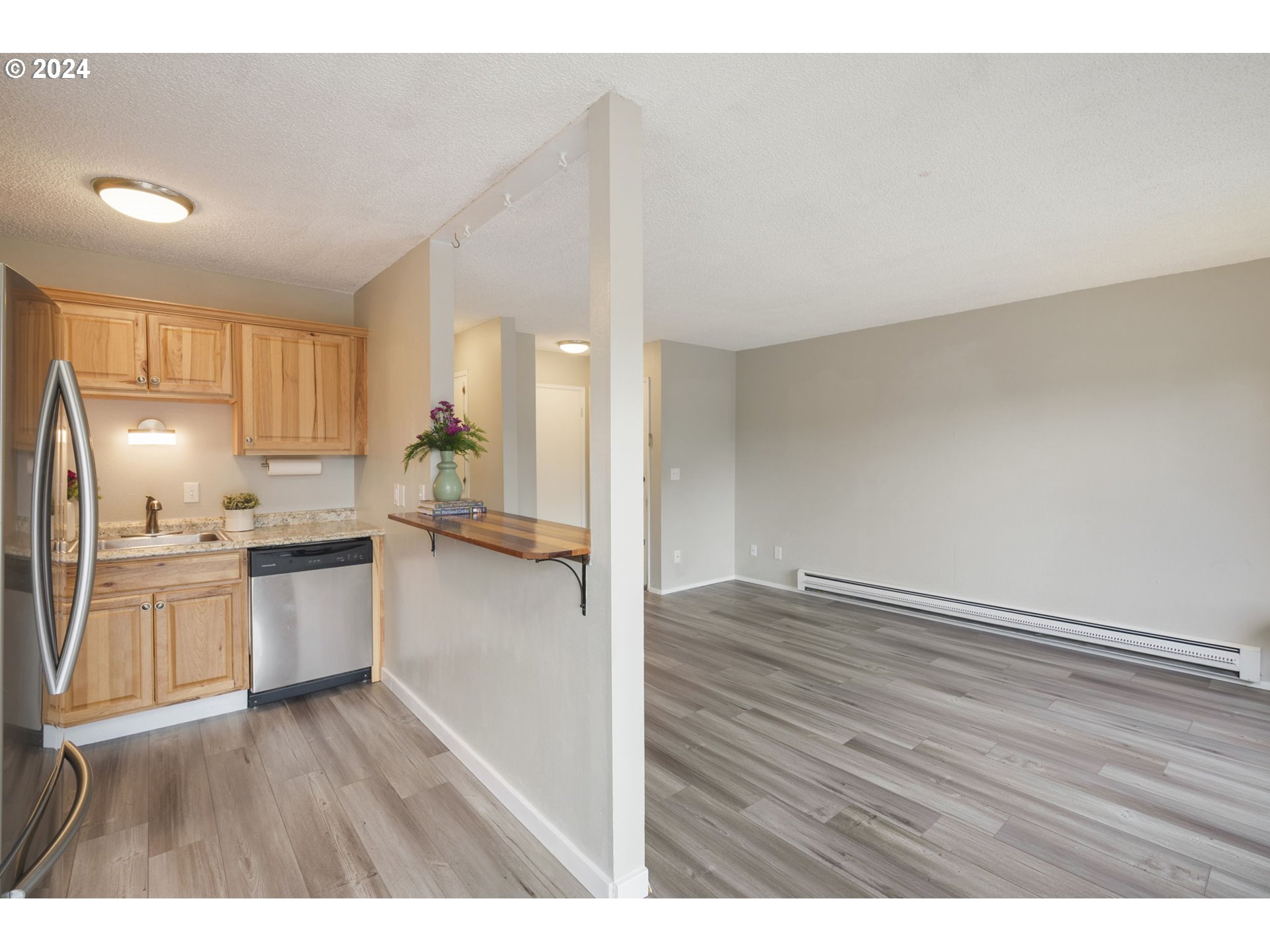 Photo #2: 24174960 Listing 