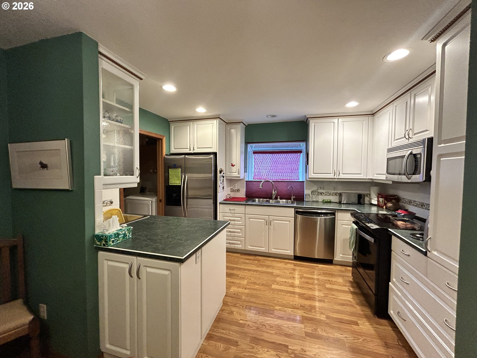 Photo #16: 241770502 Listing: Photo #16