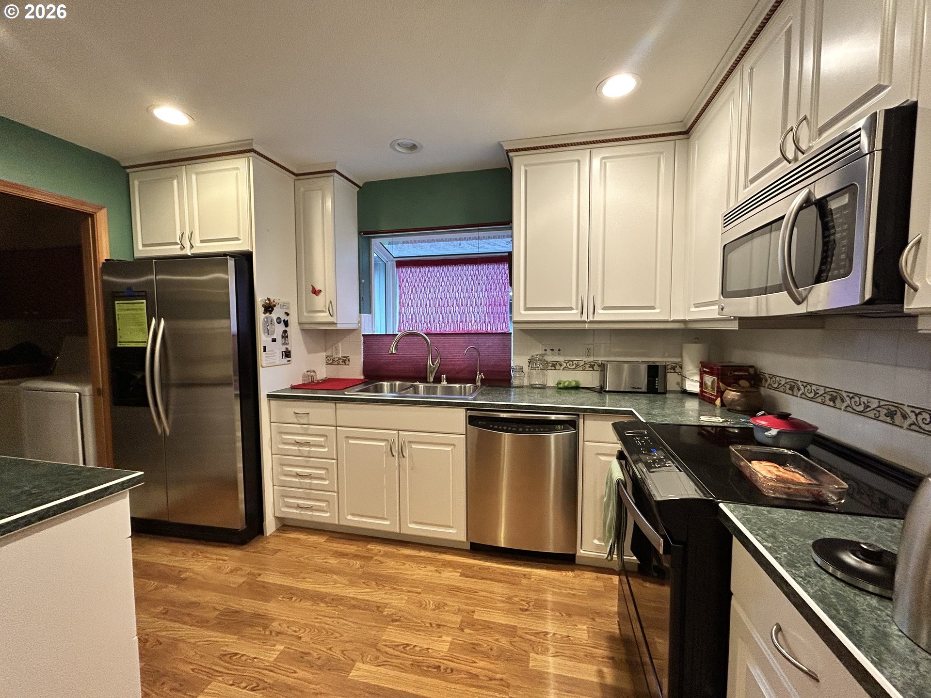 Photo #18: 241770502 Listing: Photo #18