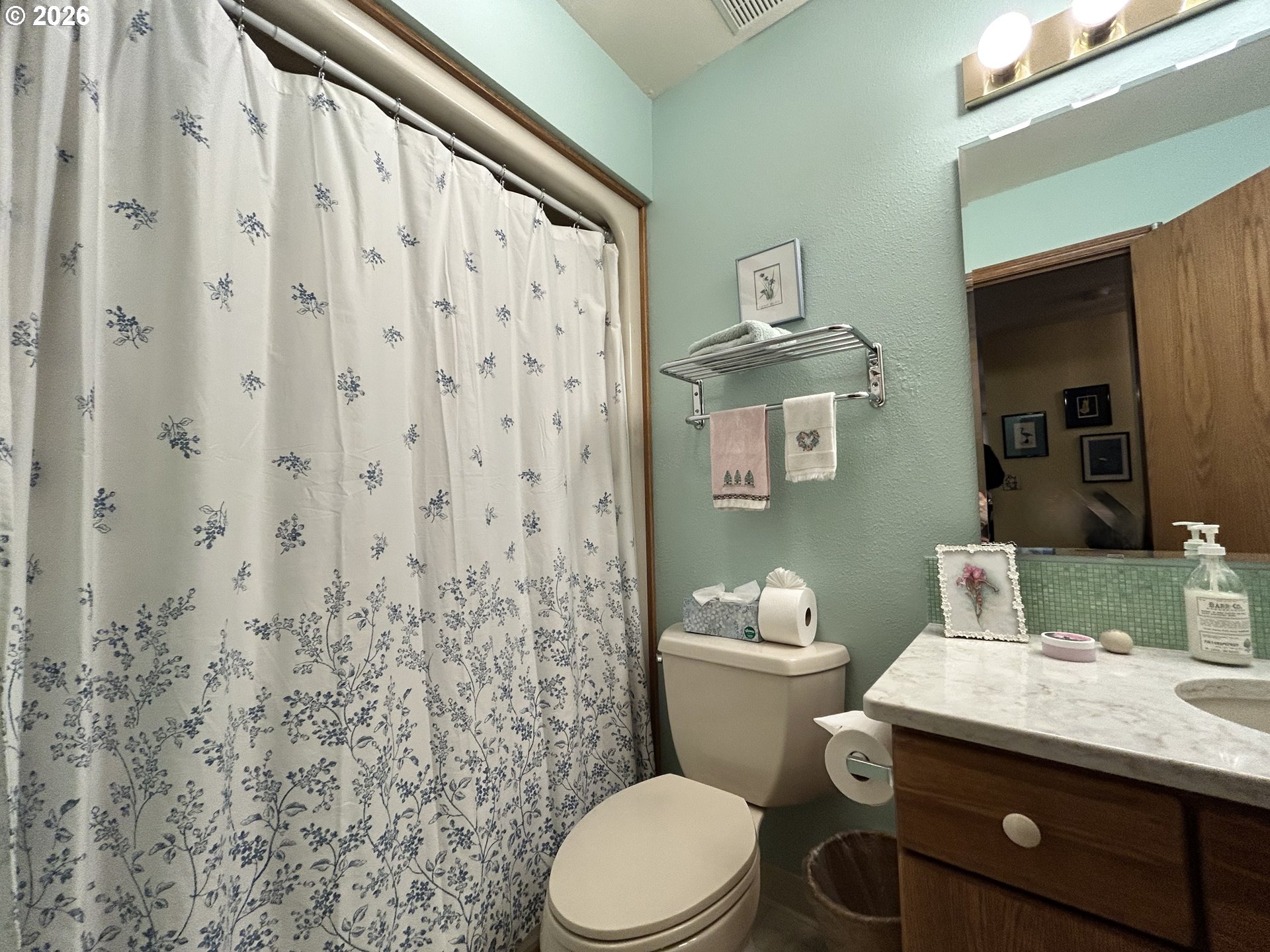 Photo #10: 241770502 Listing: Photo #10