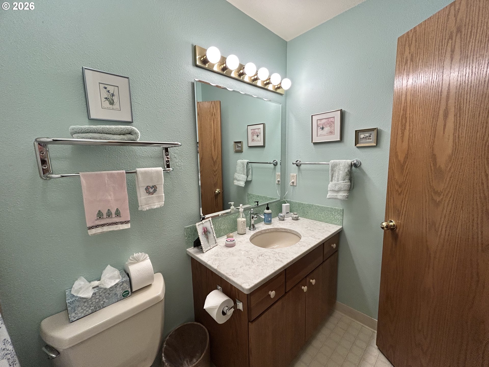 Photo #11: 241770502 Listing: Photo #11