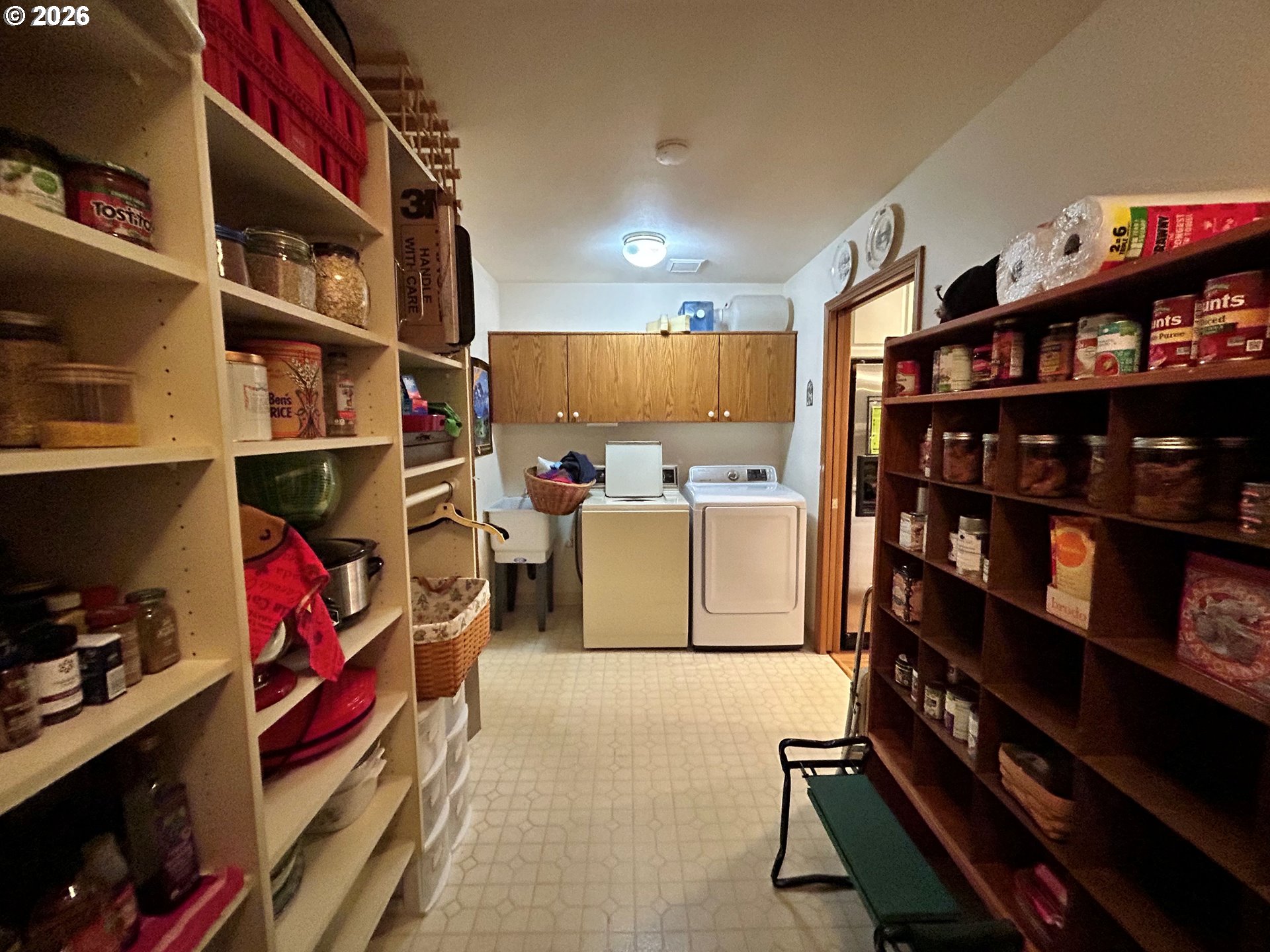 Photo #3: 241770502 Listing: Photo #3