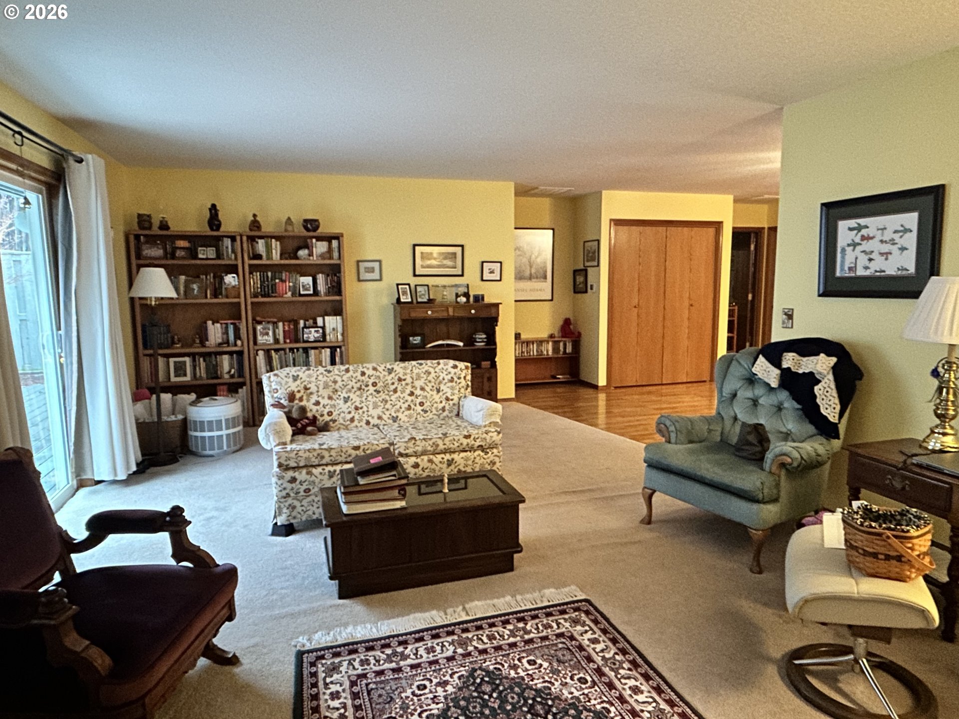 Photo #4: 241770502 Listing: Photo #4