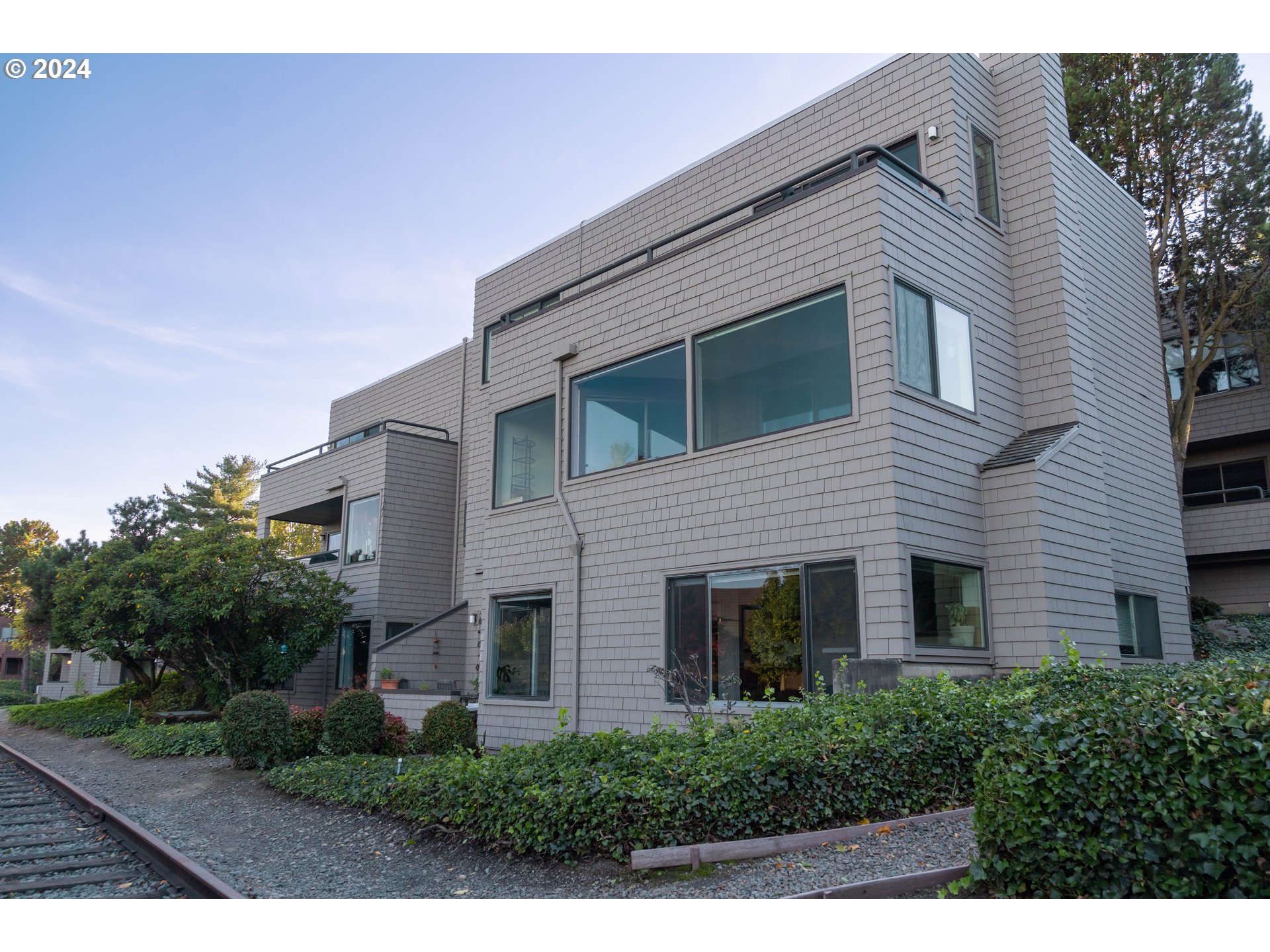 Photo #6: 24184976 Listing 