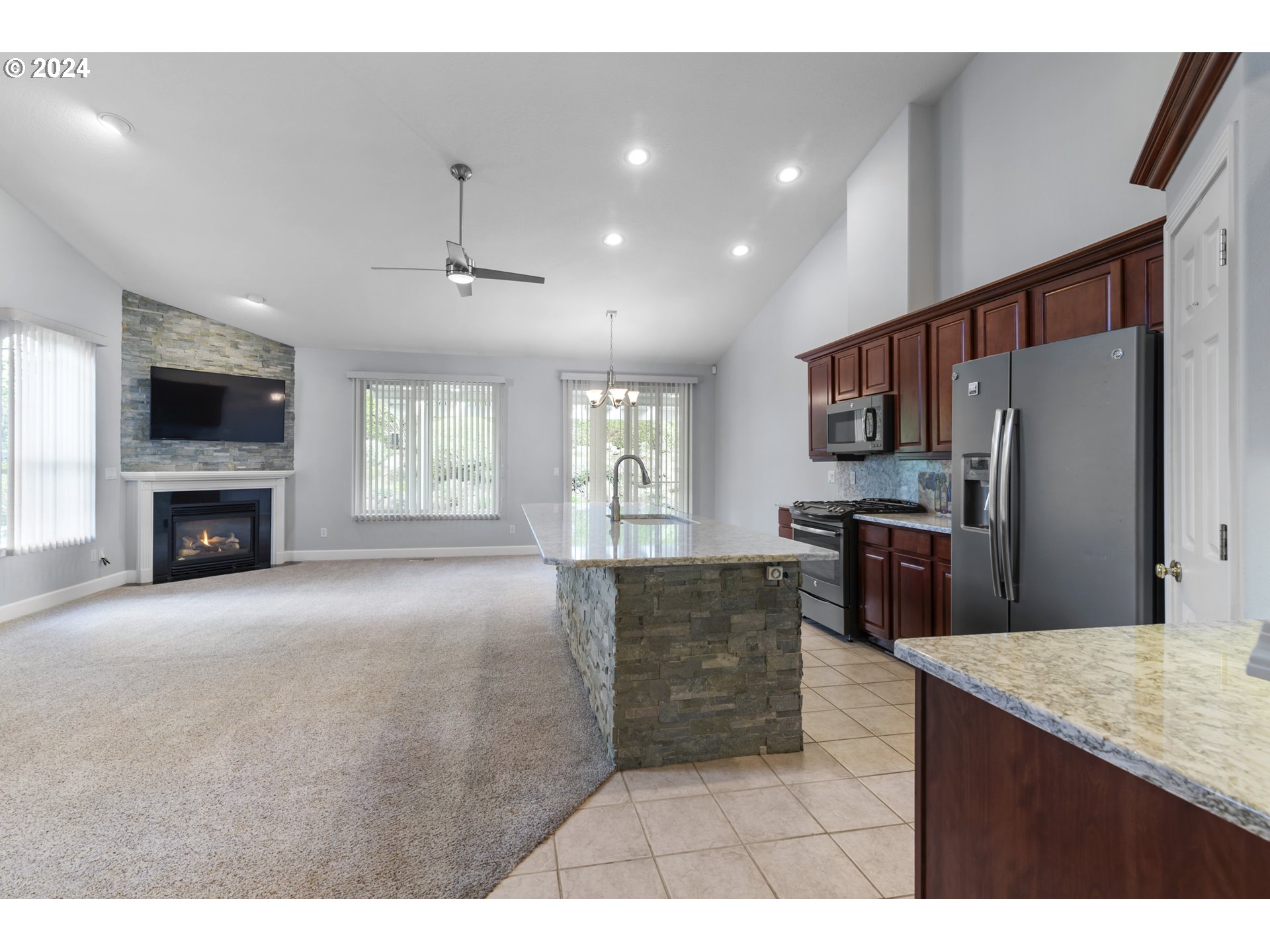 Photo #3: 24185136 Listing 