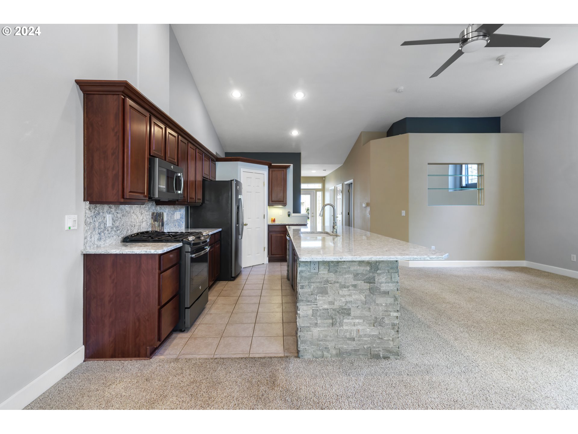 Photo #6: 24185136 Listing 