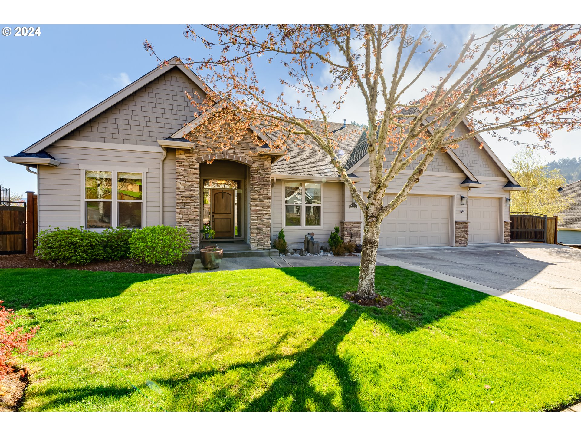 Discover refined living in this elegant one-level Wiechert home nestled in the tranquil hills of Mountaingate. This residence boasts open-concept living at its finest with a coffered ceiling in the living room and pristine cherry wood floors. The kitchen features granite counters, stainless appliances, cherry cabinets, and a spacious pantry. Retreat to the spacious primary bedroom with a full ensuite and walk-in closet. Outside, the covered patio invites you to relax in the private backyard, surrounded by stunning views and ample space for outdoor entertaining. With a 3-car garage and RV parking, there's plenty of room for all your outdoor gear and toys.Don't miss out on the opportunity to make this exquisite residence your own - schedule a showing today!