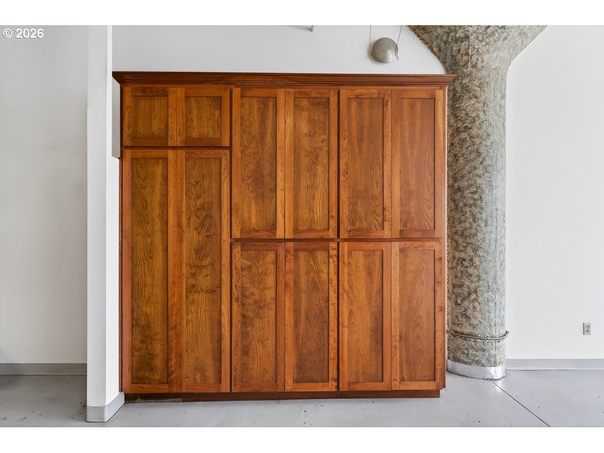 Photo #8: 241876579 Listing: Photo #8