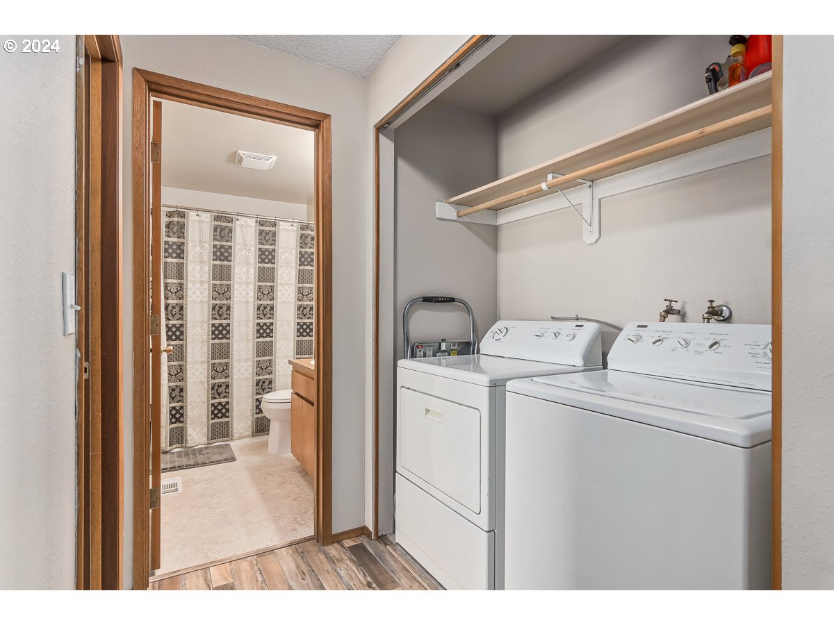 Photo #2: 24189939 Listing 