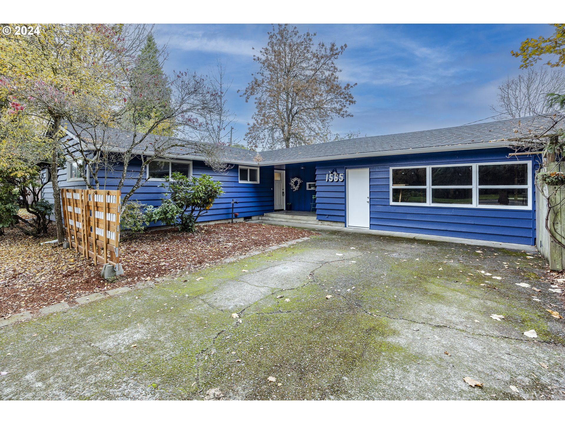 Photo of 1565 NORKENZIE RD Eugene OR 97401