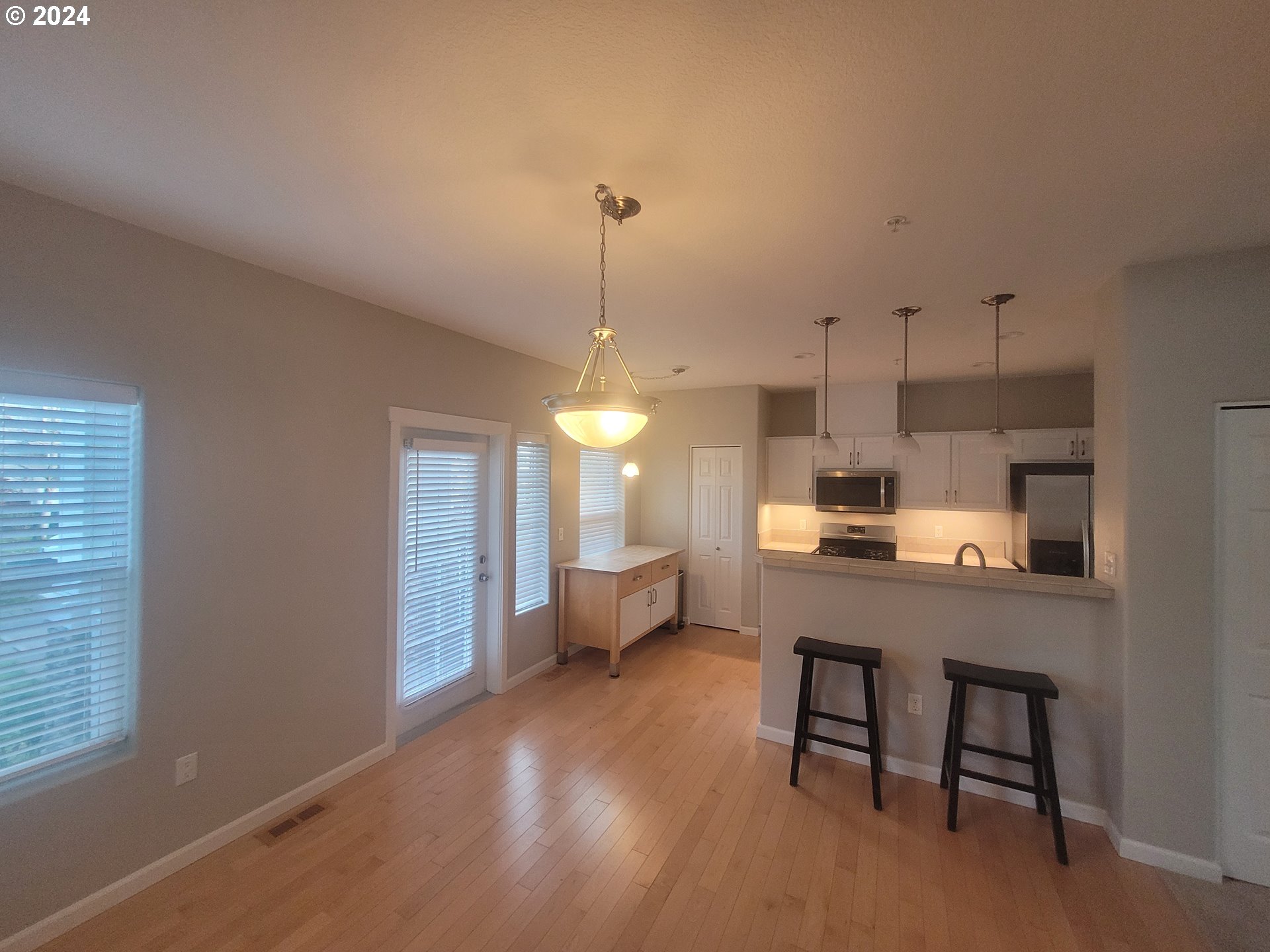 Photo #6: 24191980 Listing 