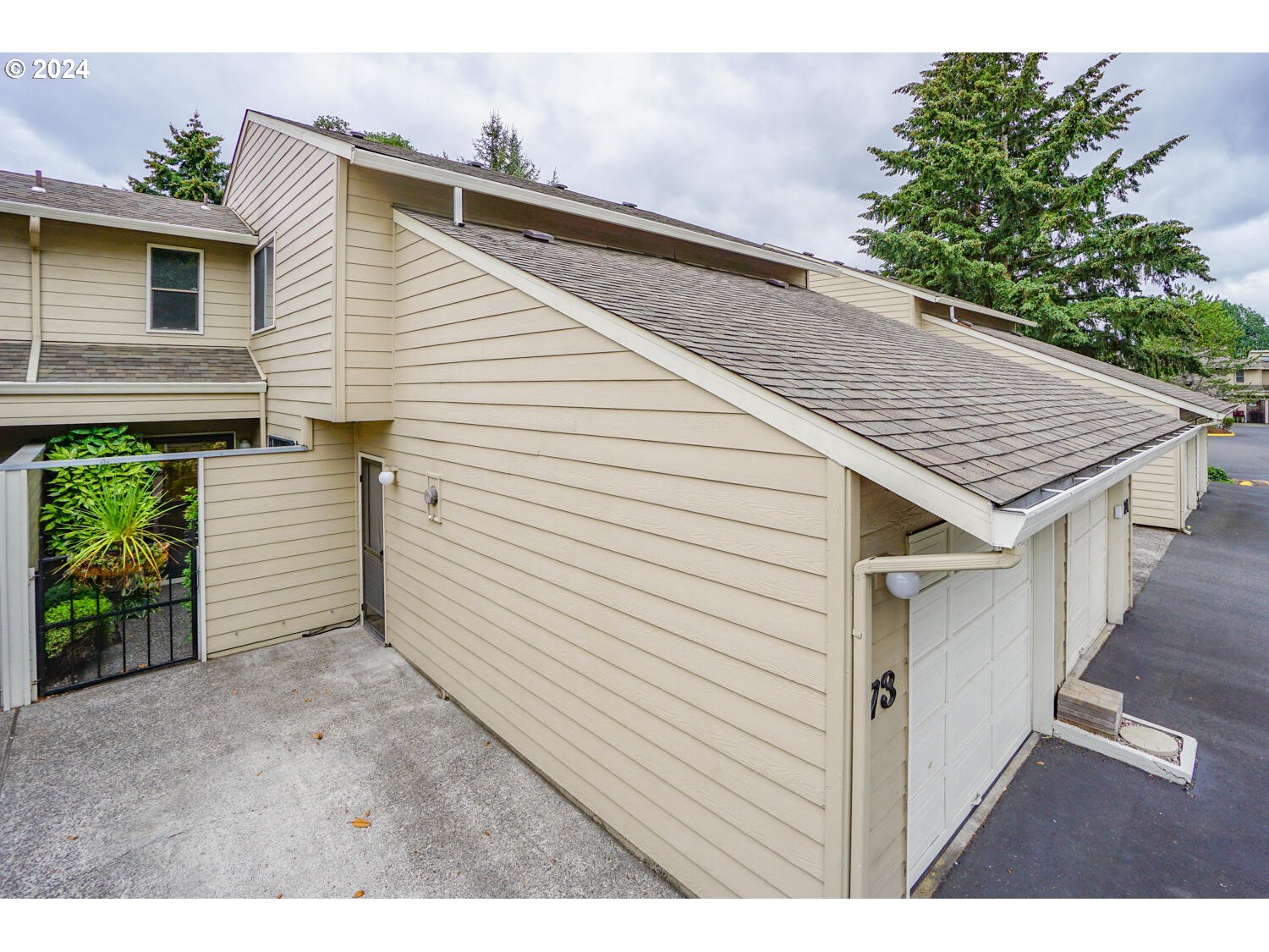 Photo #2: 24193075 Listing 
