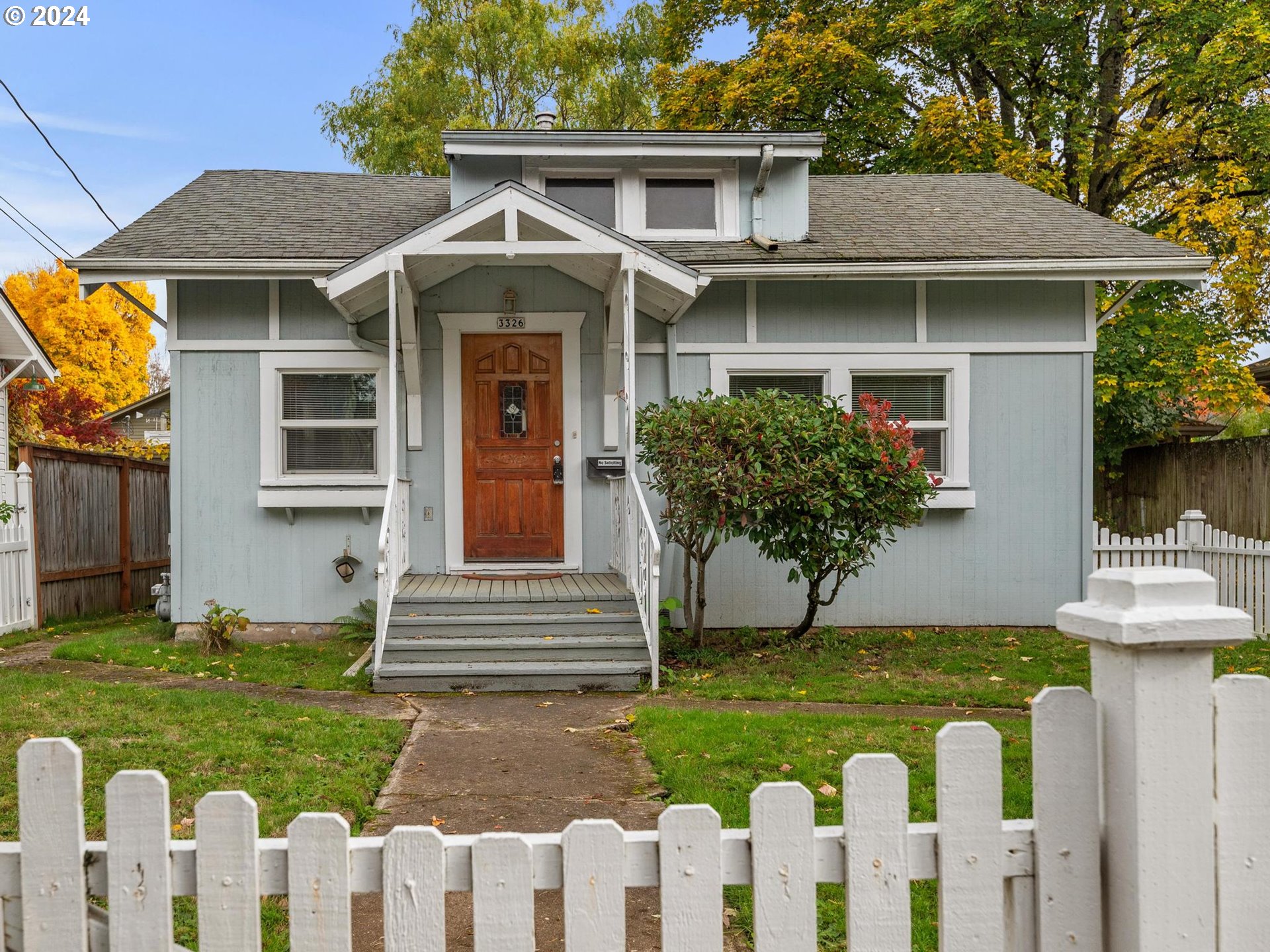 Cute 2 bedroom, 1 Bath bungalow in desirable Sabin area. Features restaurants, Wholefoods store, Starbucks. On Busline and other little shops. Kitchen, living/dining room, 2 bedrooms with wood floors and 1 bath, Basement with gas furnace and laundry area.