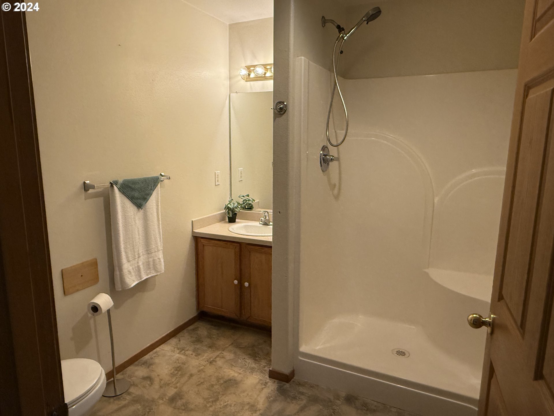 9845 N LOMBARD ST, Portland, OR, 97203