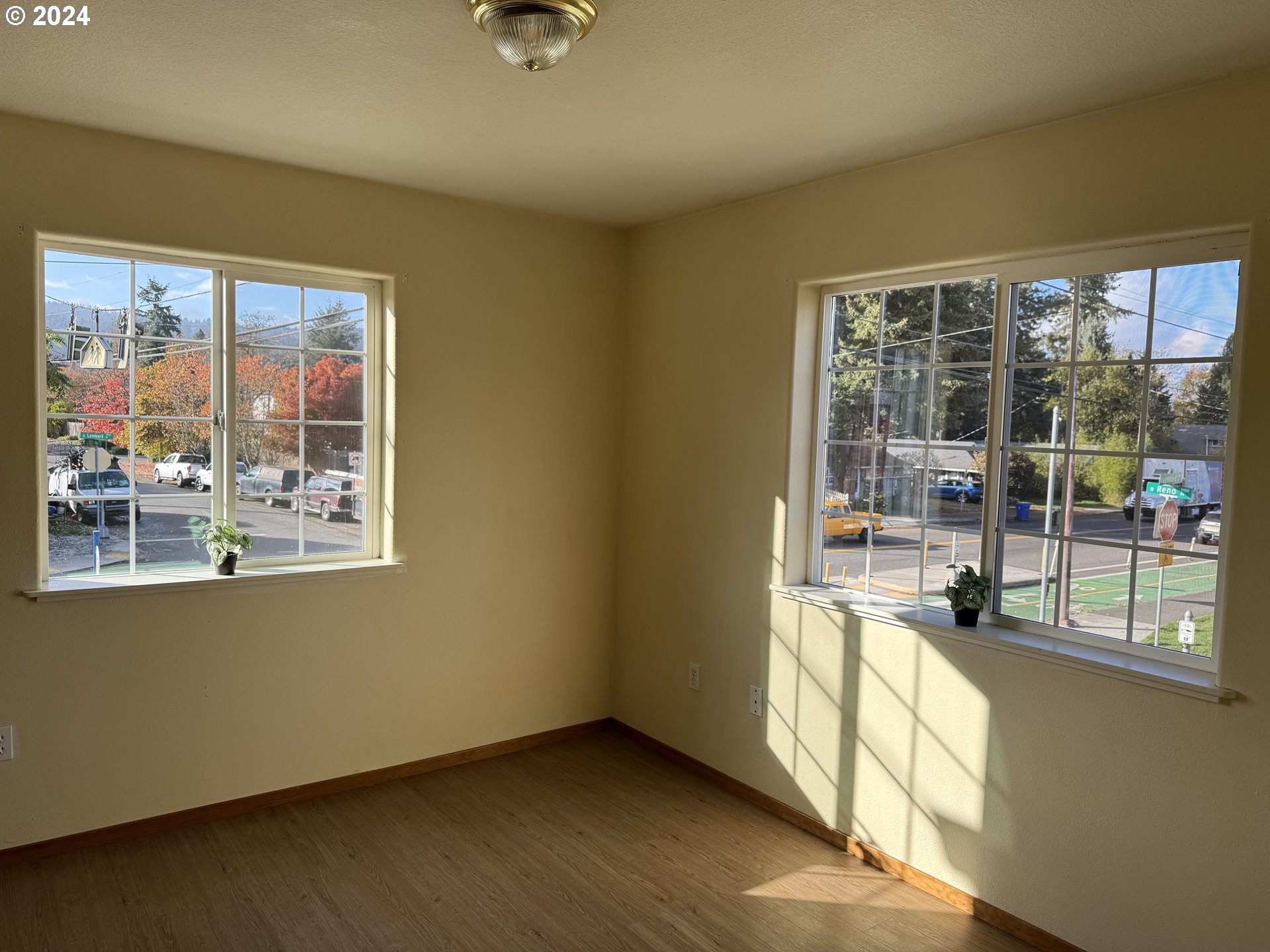 9845 N LOMBARD ST, Portland, OR, 97203