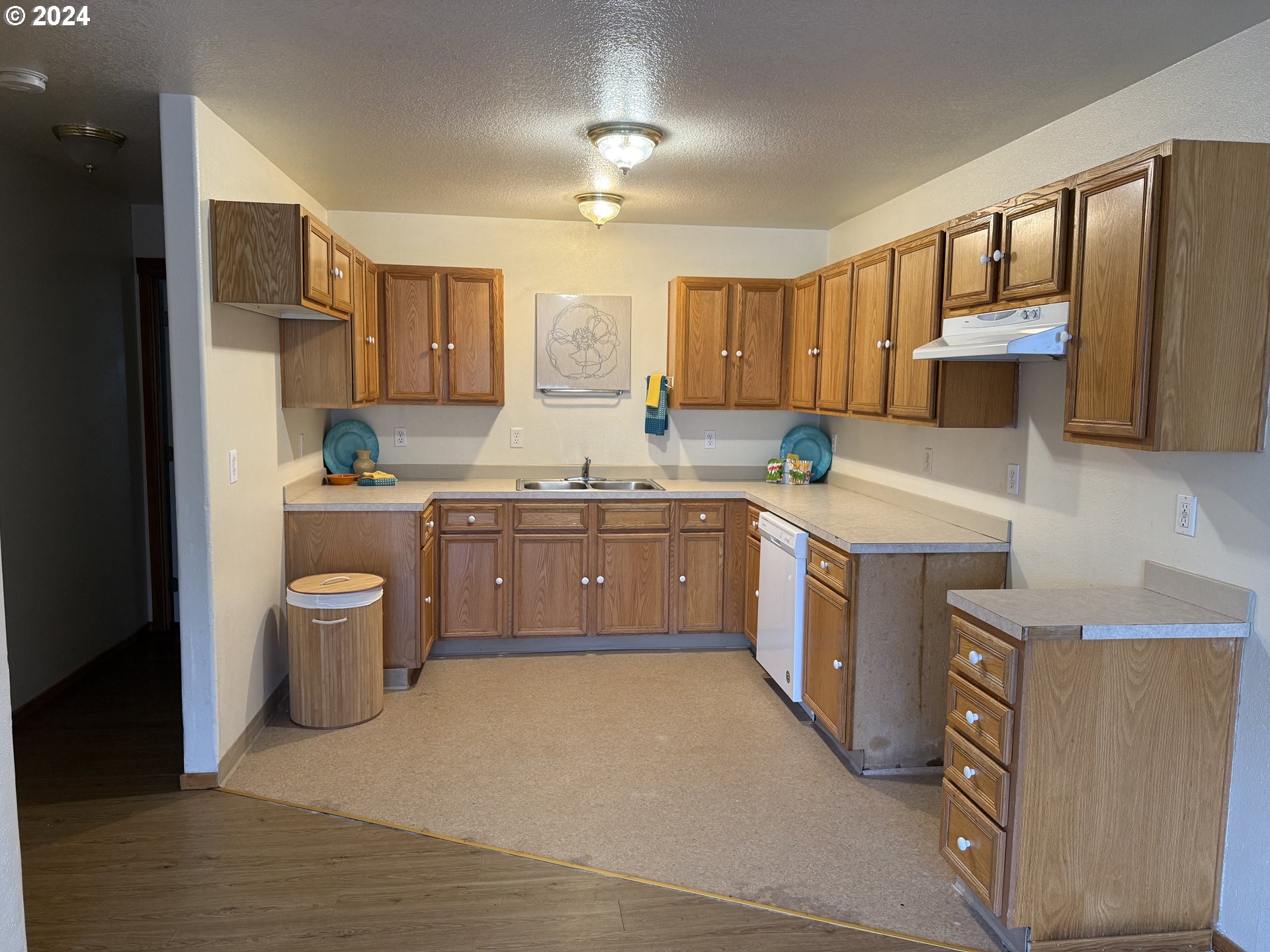 9845 N LOMBARD ST, Portland, OR, 97203