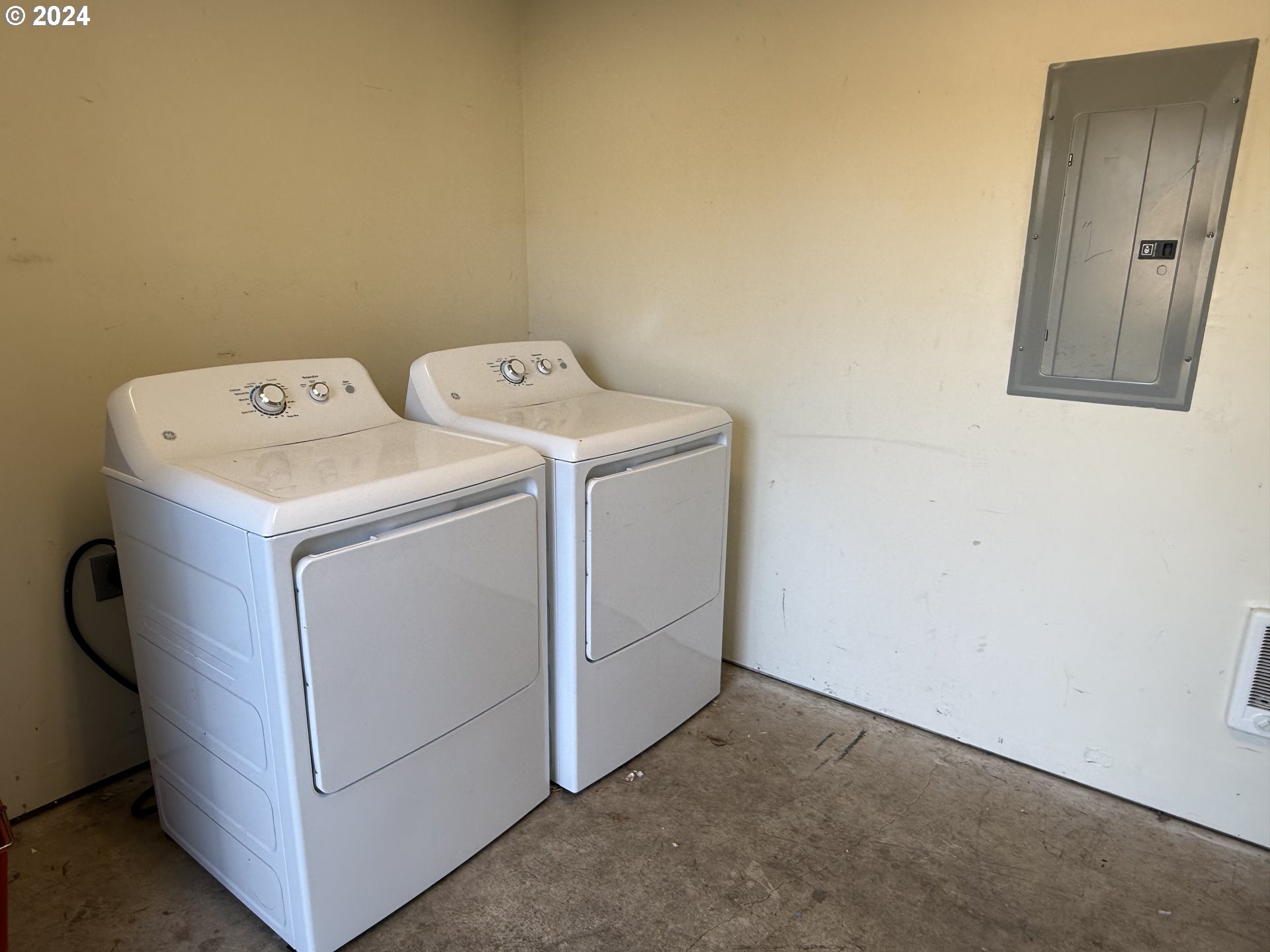 9845 N LOMBARD ST, Portland, OR, 97203