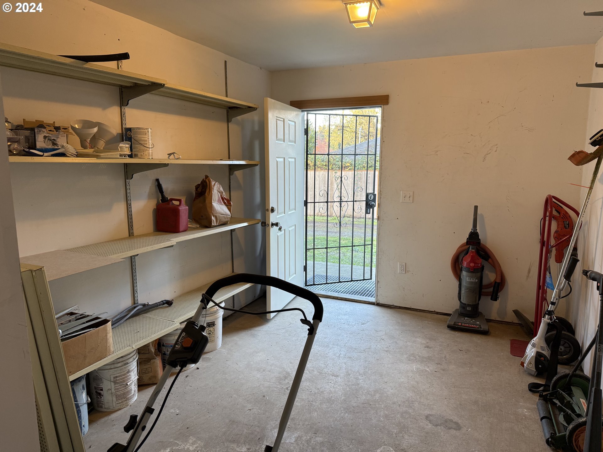 9845 N LOMBARD ST, Portland, OR, 97203