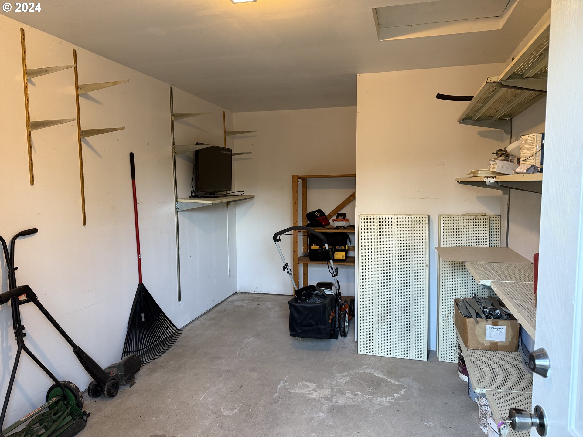 9845 N LOMBARD ST, Portland, OR, 97203